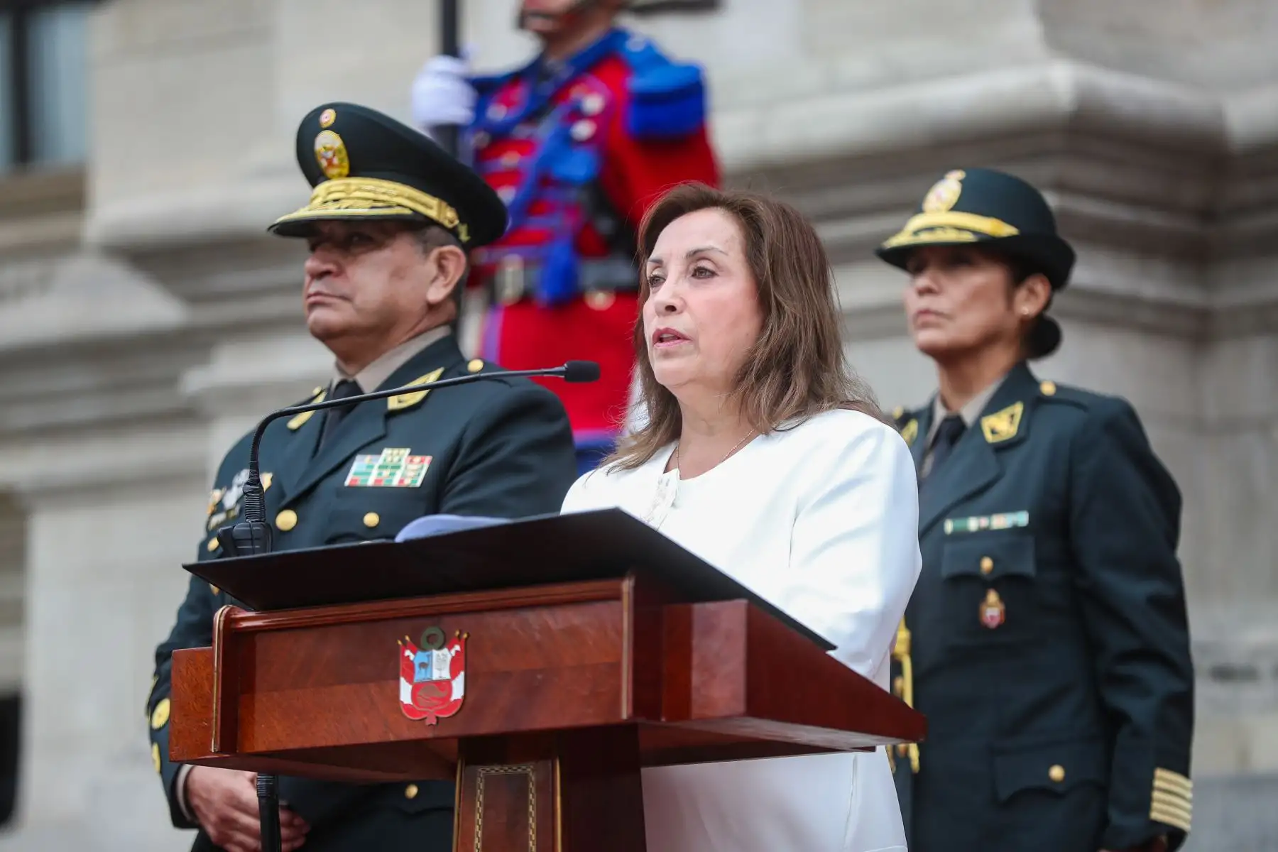 Reconocimiento al personal policial que participó en el rescate de empresaria peruana. Foto: ANDINA/Prensa Presidencia
