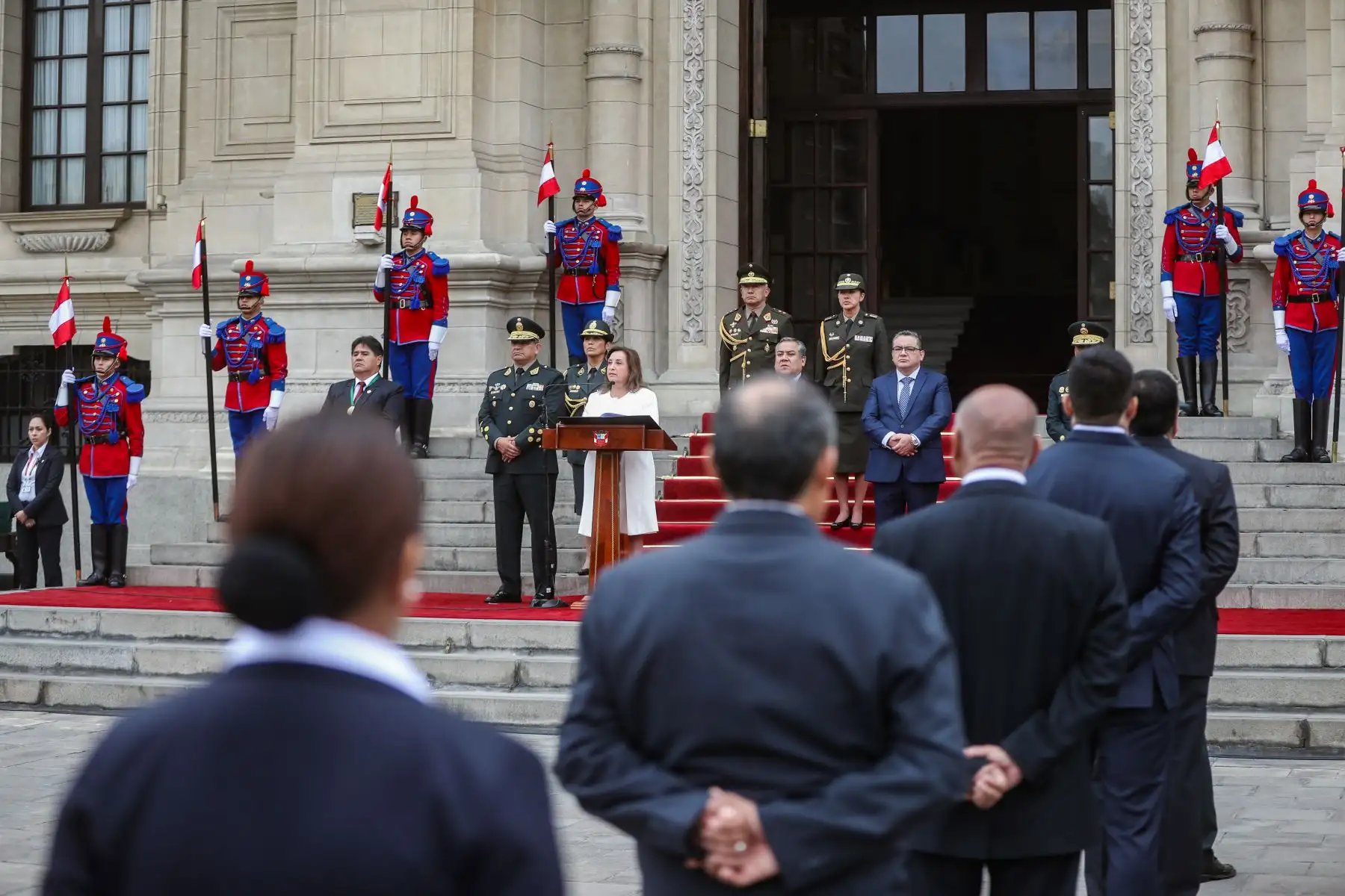 Reconocimiento al personal policial que participó en el rescate de empresaria peruana. Foto: ANDINA/Prensa Presidencia