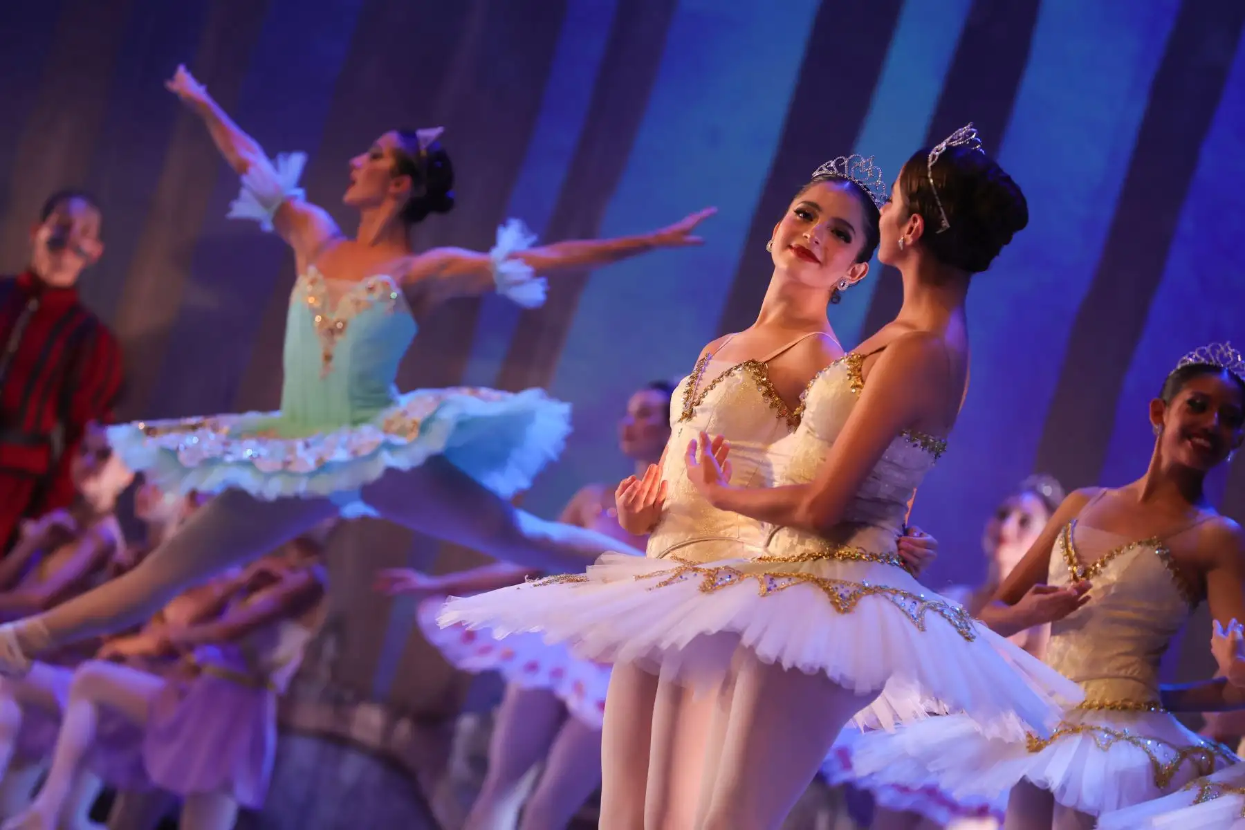 El Ballet Nacional del Perú da inicio a su primera temporada del presente año con “Don Quijote”, popular puesta en escena basada en el segundo capítulo de la novela homónima de Miguel de Cervantes Saavedra. Foto: ANDINA/Melina Mejía
