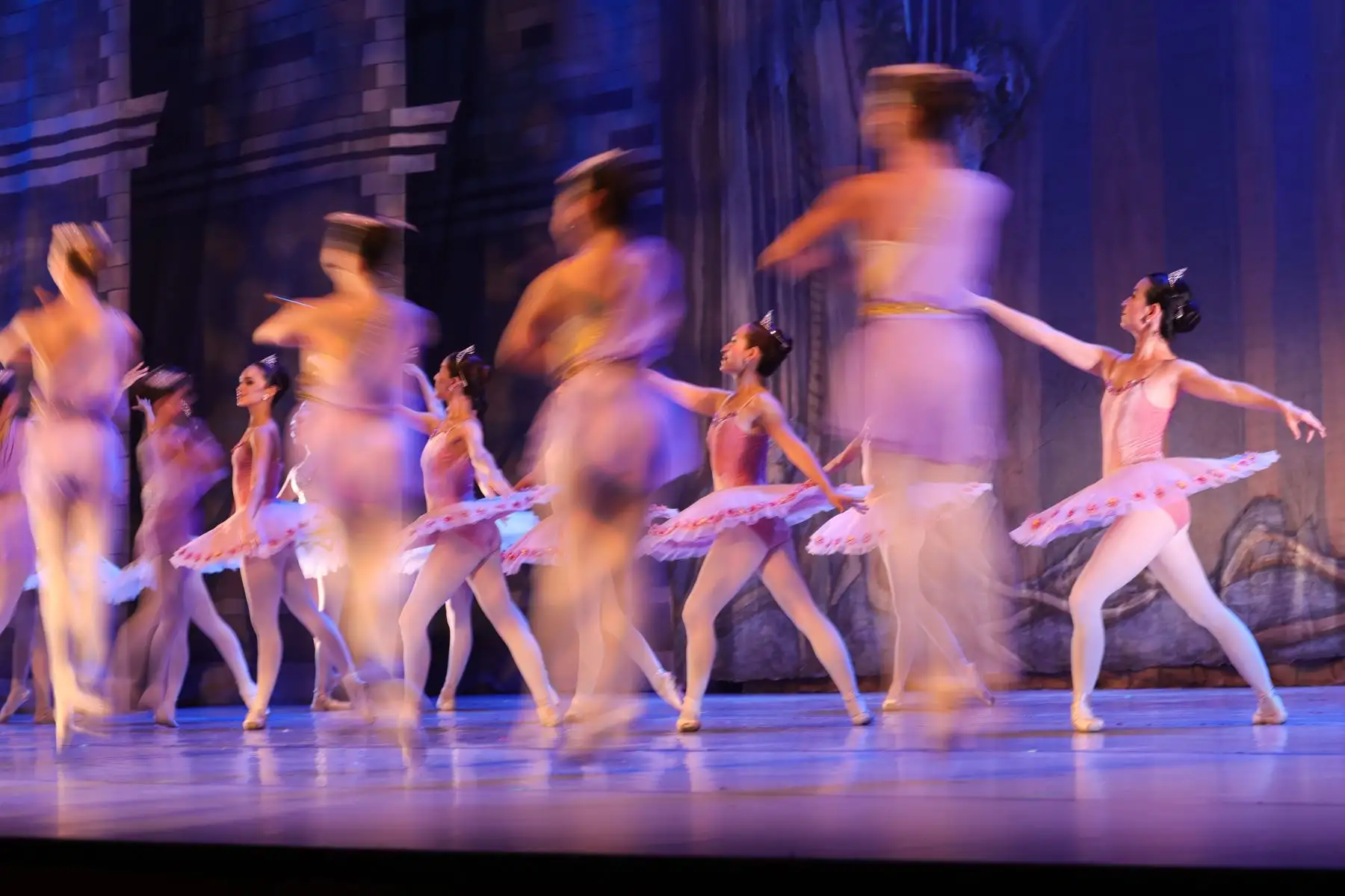 El Ballet Nacional del Perú da inicio a su primera temporada del presente año con “Don Quijote”, popular puesta en escena basada en el segundo capítulo de la novela homónima de Miguel de Cervantes Saavedra. Foto: ANDINA/Melina Mejía