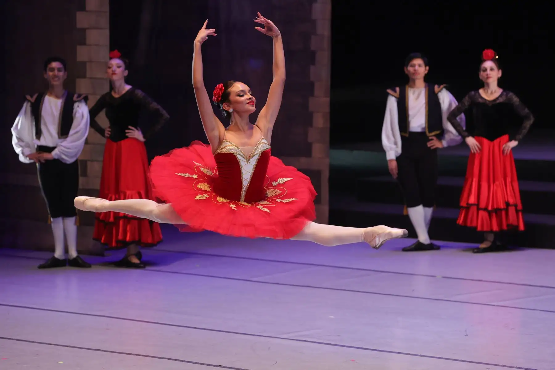 El Ballet Nacional del Perú da inicio a su primera temporada del presente año con “Don Quijote”, popular puesta en escena basada en el segundo capítulo de la novela homónima de Miguel de Cervantes Saavedra. Foto: ANDINA/Melina Mejía