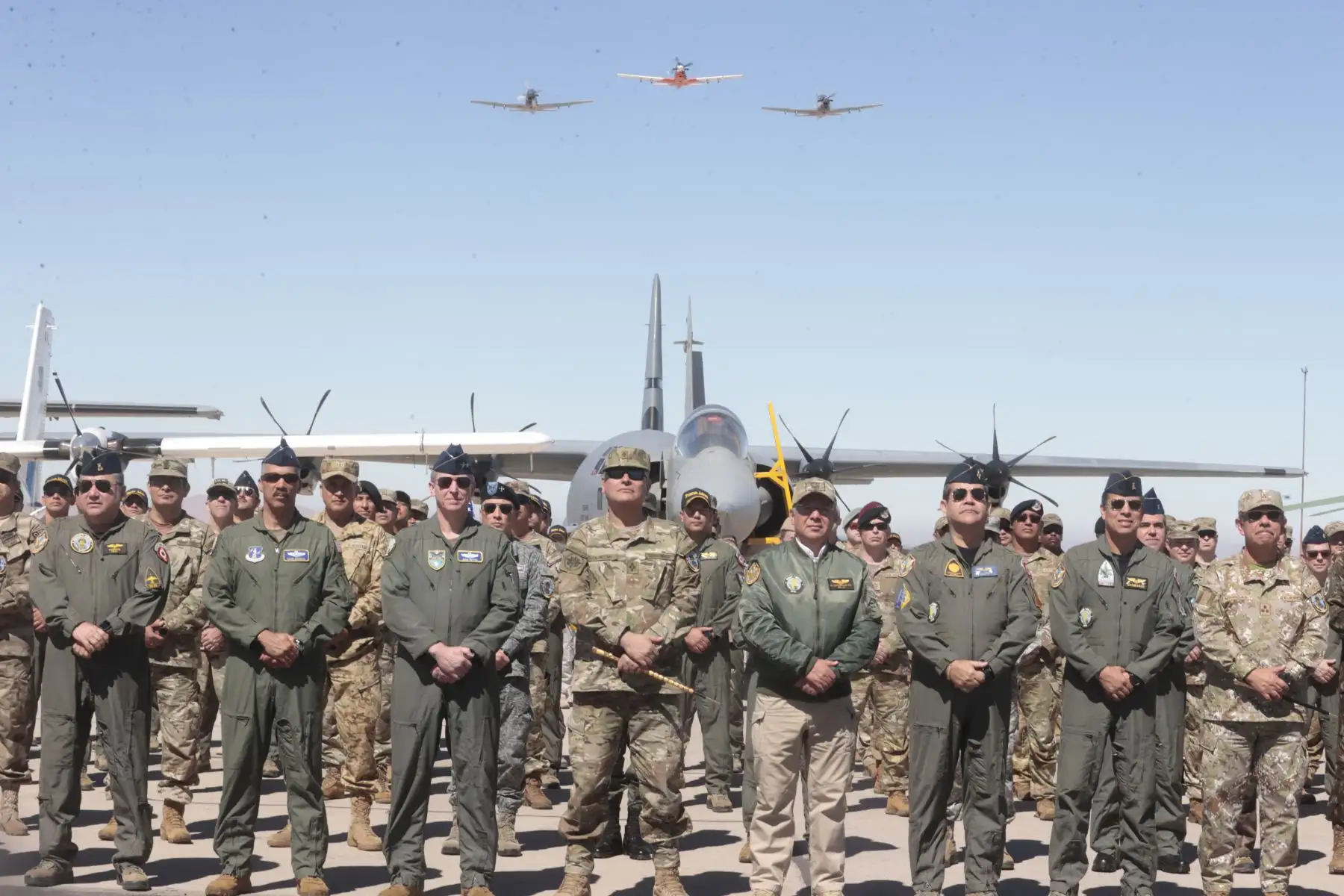 El ministro de Defensa, Walter Astudillo, inauguró hoy el ejercicio militar multinacional Resolute Sentinel 2024, que se realiza en el país con la participación de Brasil, Chile, Colombia, Ecuador, Estado Unidos y Francia. Foto: ANDINA/ Vidal Tarqui