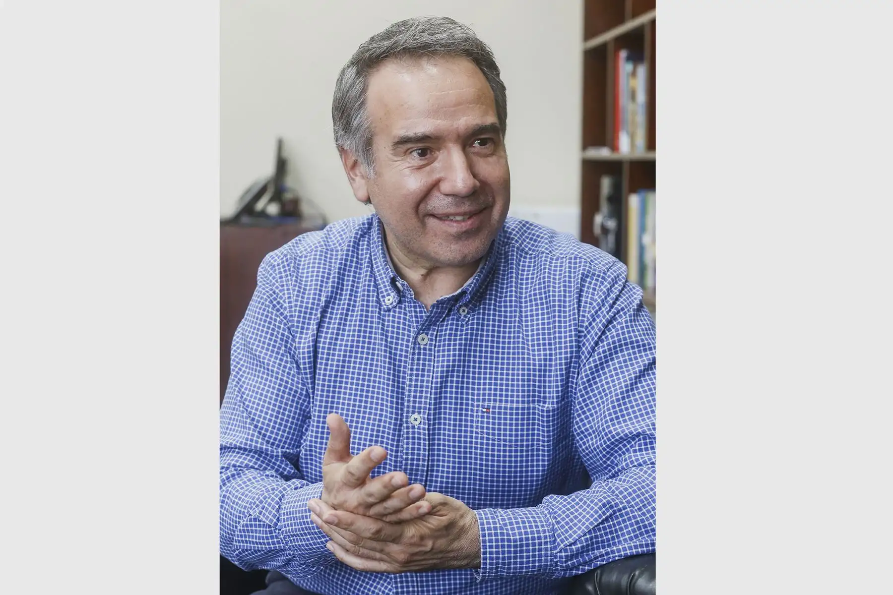 Petrozzi, además, recibió la distinción de “Personalidad Meritoria de la Cultura”, en reconocimiento a su destacada trayectoria como tenor lírico y promotor de la actividad cultural en el Perú. Foto: Congreso