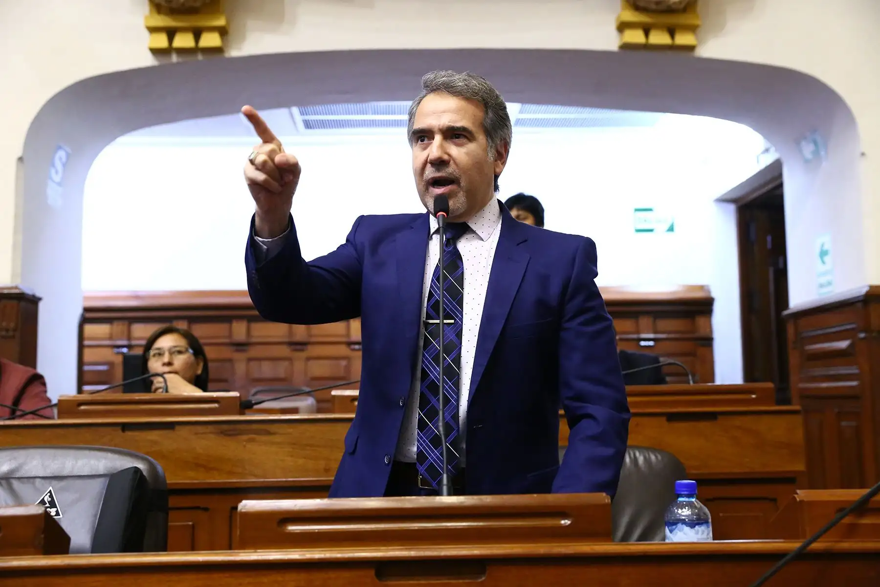 Francisco Petrozzi Franco, tenor lírico, fue electo congresista el 2016 por el partido Fuerza Popular y presidió la Comisión de Cultura del Parlamento, desde donde impulsó la creación de la Universidad Nacional de Música, la Ley General de  Biblioteca Nacional, la Ley del Libro, la Ley de puesta en valor del Centro Histórico del Cusco, entre otros. Foto: Congreso