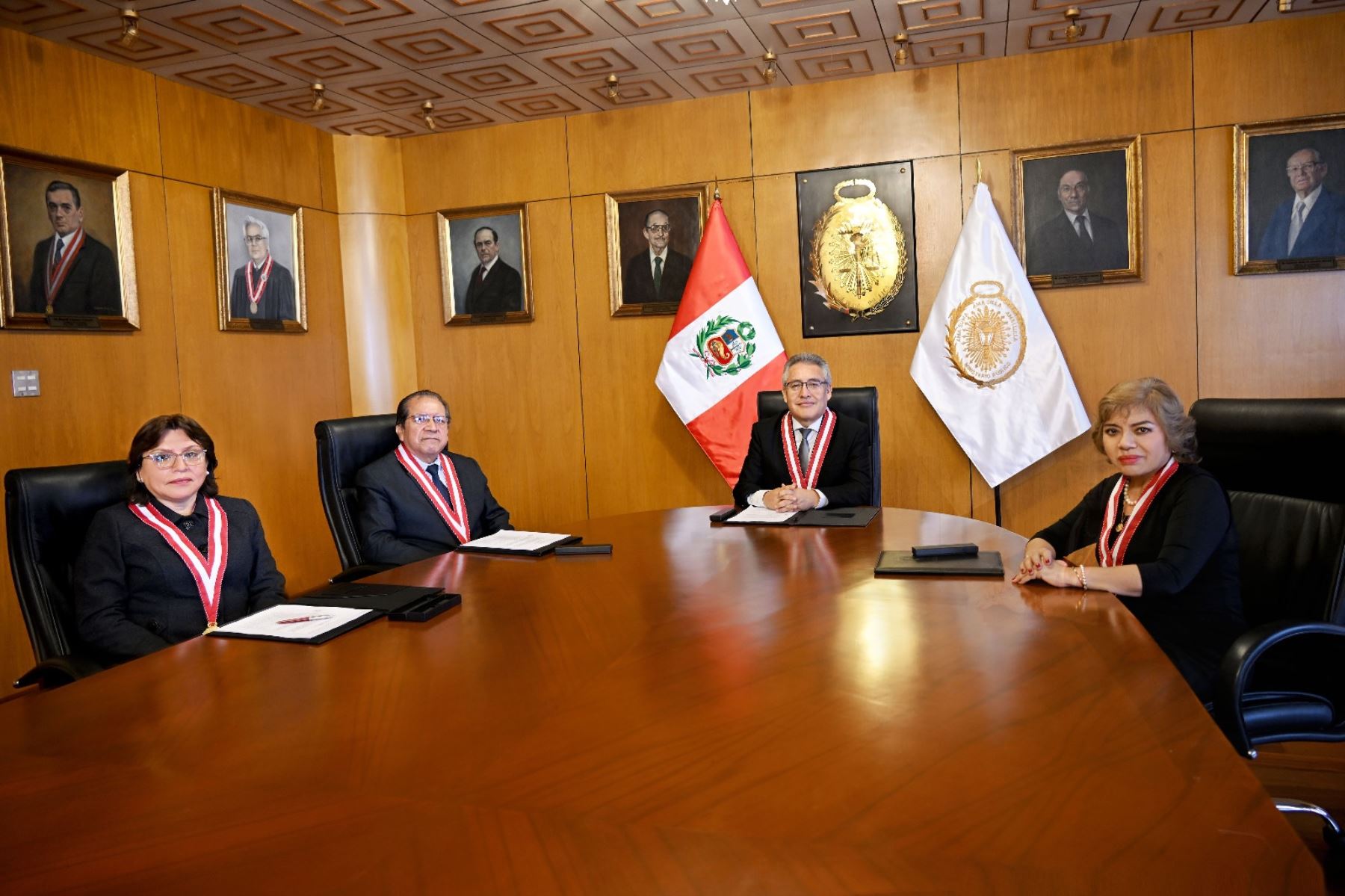 Junta de Fiscales Supremos integrado por Juan Carlos Villena Campana, Pablo Wilfredo Sánchez Velarde, Zoraida Ávalos Rivera y Delia Milagros Espinoza Valenzuela.