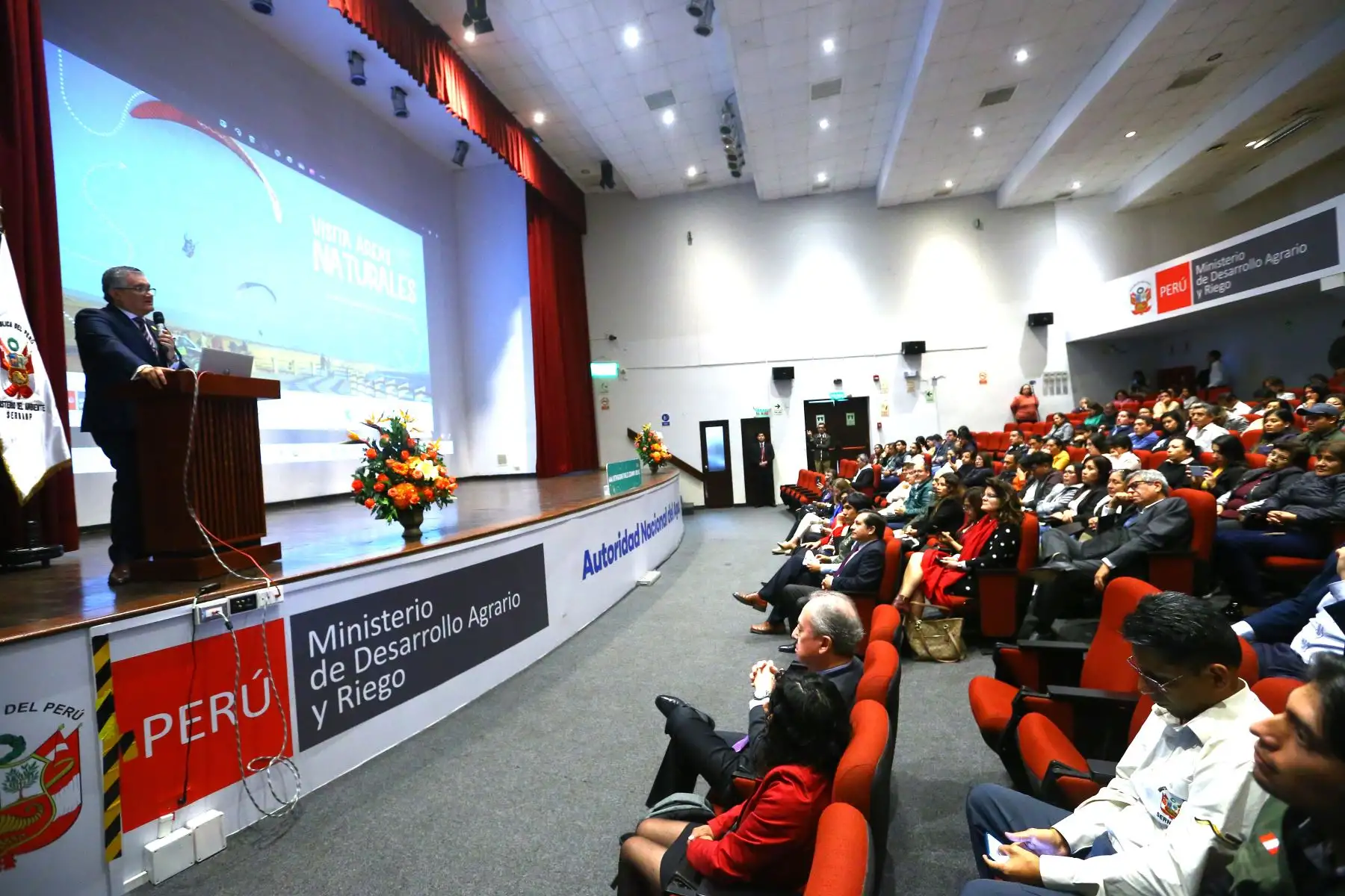 El Ministerio del Ambiente  y el Servicio Nacional de Áreas Naturales Protegidas por el Estado , realizan el lanzamiento de la plataforma de venta de tickets electrónicos para ingreso a las Áreas Naturales Protegidas, que beneficiará a 1´500 000 (un millón quinientos mil) visitantes al año aproximadamente.
Foto: ANDINA/Eddy Ramos