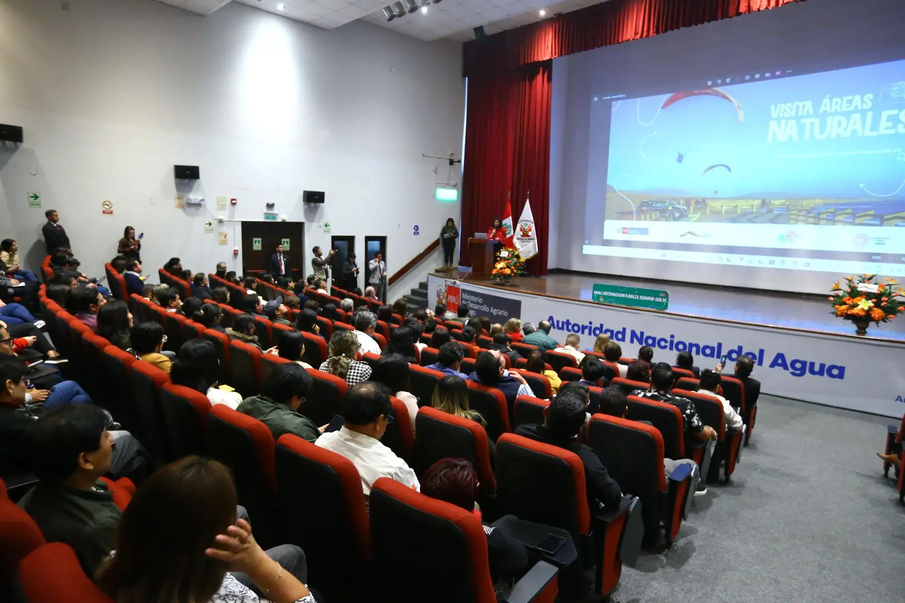 El Ministerio del Ambiente  y el Servicio Nacional de Áreas Naturales Protegidas por el Estado , realizan el lanzamiento de la plataforma de venta de tickets electrónicos para ingreso a las Áreas Naturales Protegidas, que beneficiará a 1´500 000 (un millón quinientos mil) visitantes al año aproximadamente.
Foto: ANDINA/Eddy Ramos