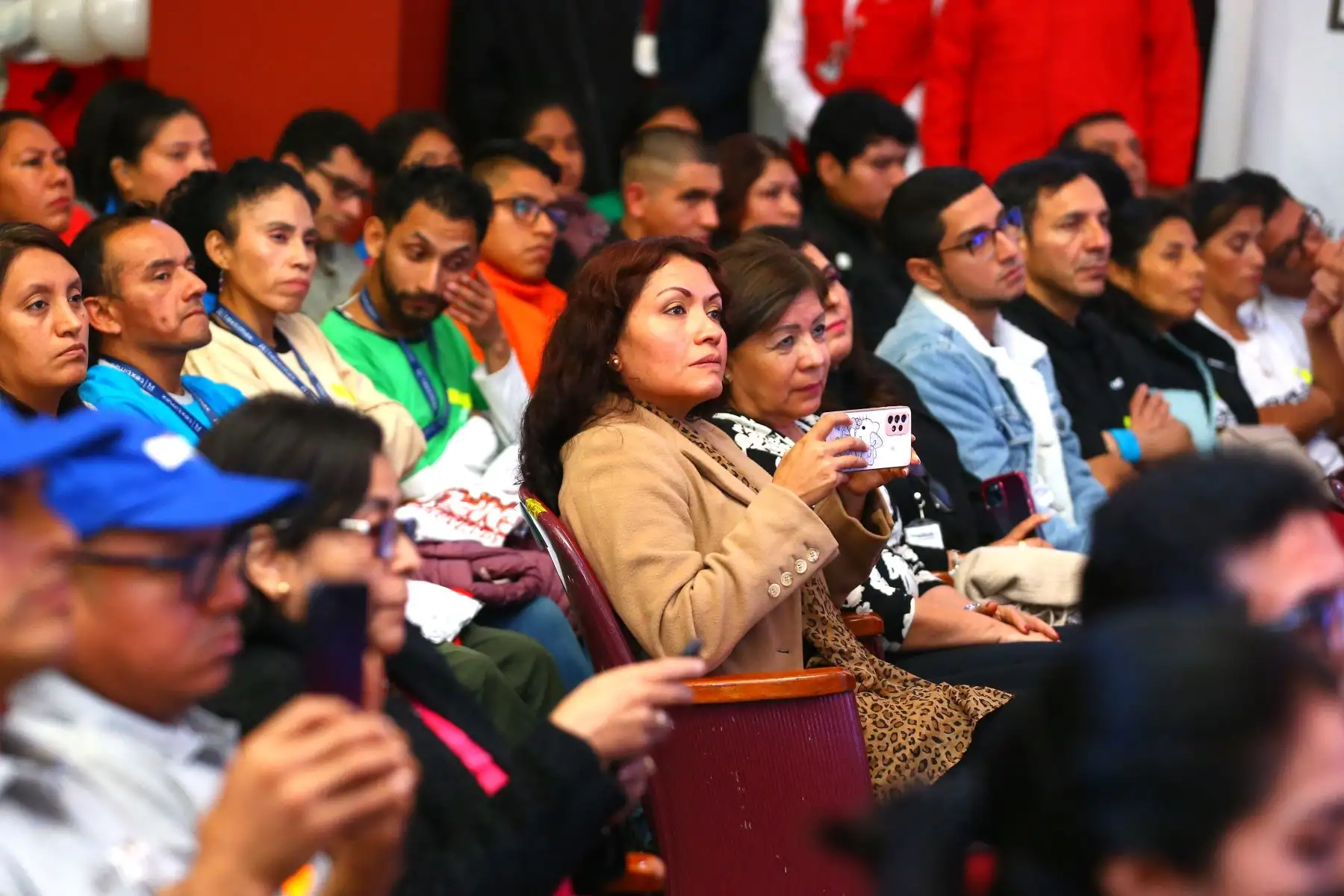 Con la presencia del ministro de Trabajo y Promoción del Empleo, Daniel Maurate Romero, 828 personas que obtuvieron un empleo en las convocatorias realizadas por el sector, entre ellas personas con discapacidad, firmarán sus contratos de trabajo con empresas de diversos rubros.
Foto: ANDINA/Eddy Ramos