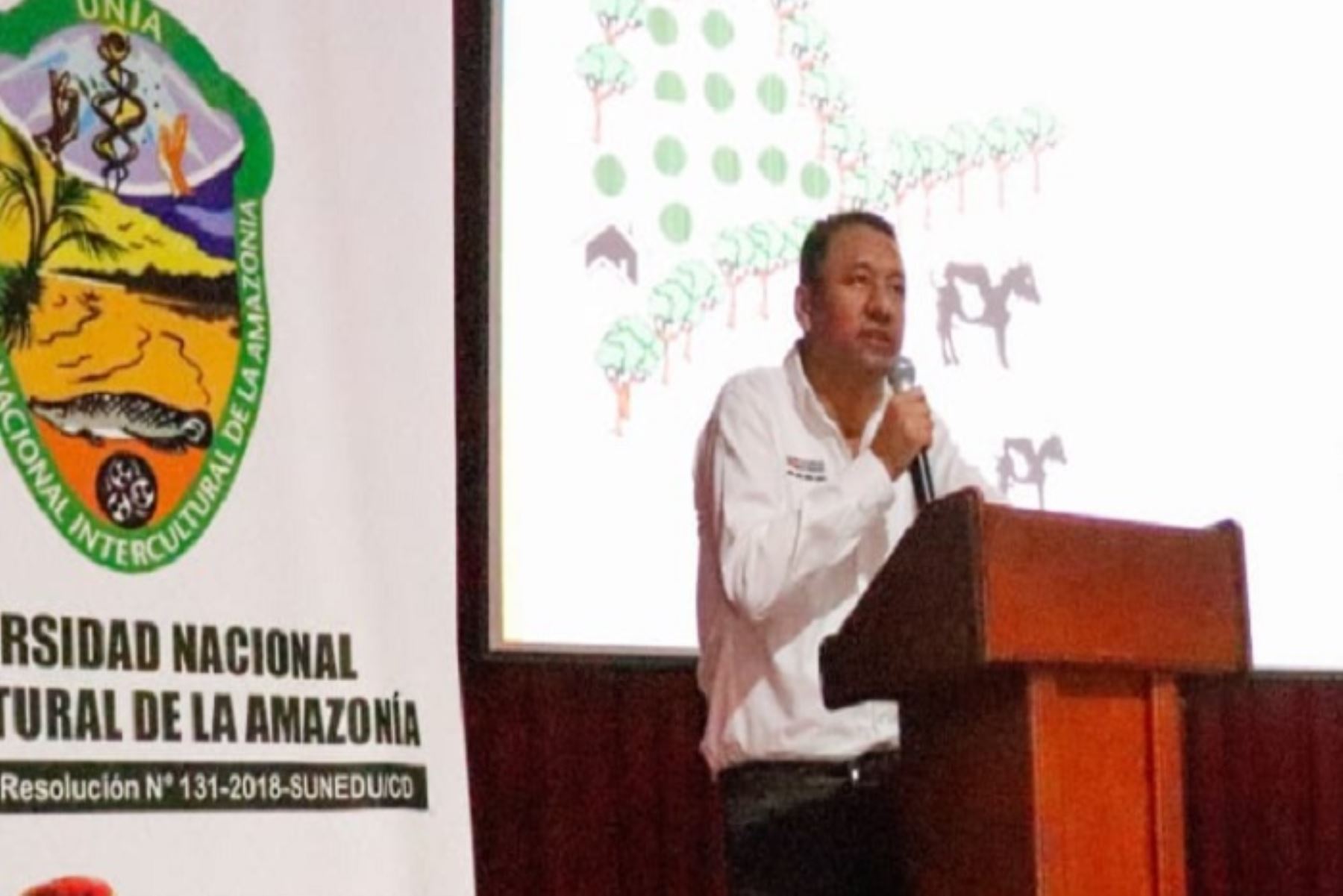 El titular del Midagri, Angel Manero, se reunió con autoridades del Gobierno Regional de Ucayali y representantes de organizaciones agrarias.