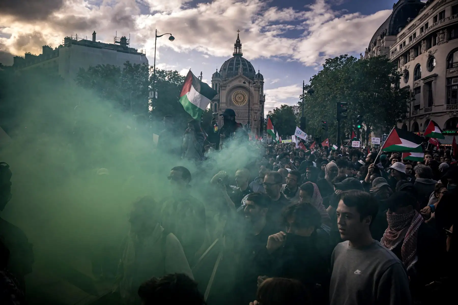 "Prenden fuego a un campo de refugiados, queman a gente y no convocamos a la embajadora israelí para que rinda cuentas. Es simplemente insoportable", continuó. Foto: EFE