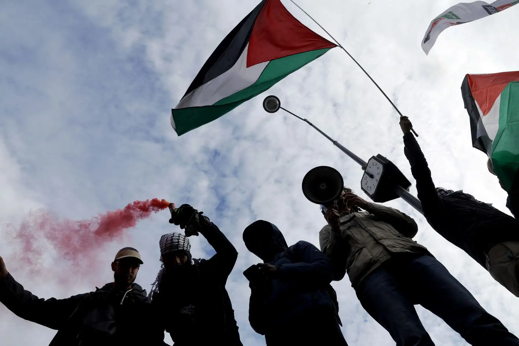 Israel se enfrentó el lunes a una oleada de condenas internacionales por el ataque, que el primer ministro, Benjamin Netanyahu, calificó de "accidente trágico". Foto: AFP