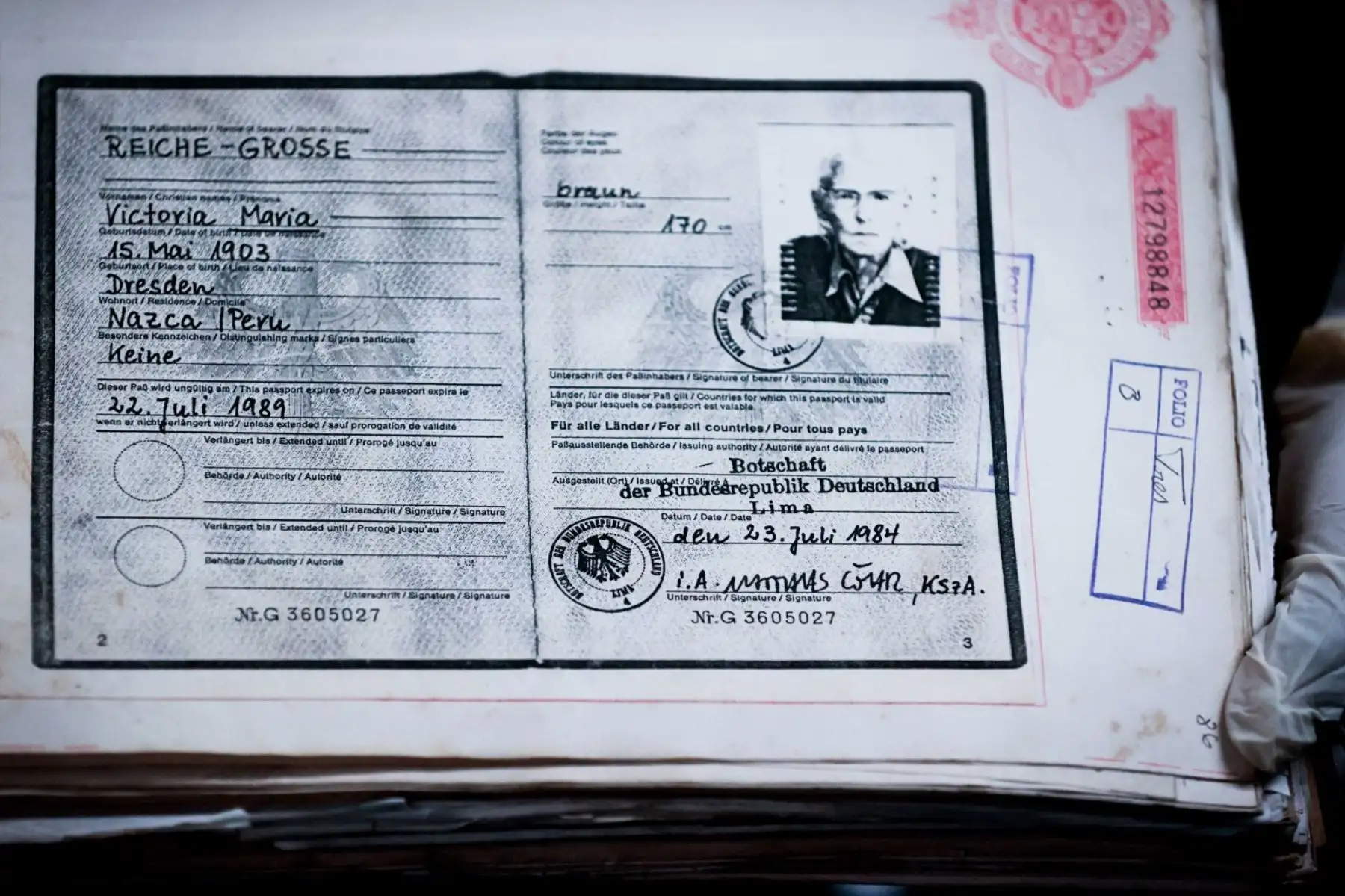 Migraciones recibe resolución de declaratoria de Patrimonio Cultural de la Nación al "Primer tomo de expedientes del Departamento de Nacionalización, Extranjería e Inmigración (Lima, 1940 - 1941)", resguardado en el Archivo Central de la institución.
Migraciones Perú.  En la fotografía, María Reiche, la más notable investigadora e impulsora de la conservación de las enigmáticas Líneas y geoglifos de Nasca y Palpa. Foto: ANDINA: Vidal Tarqui