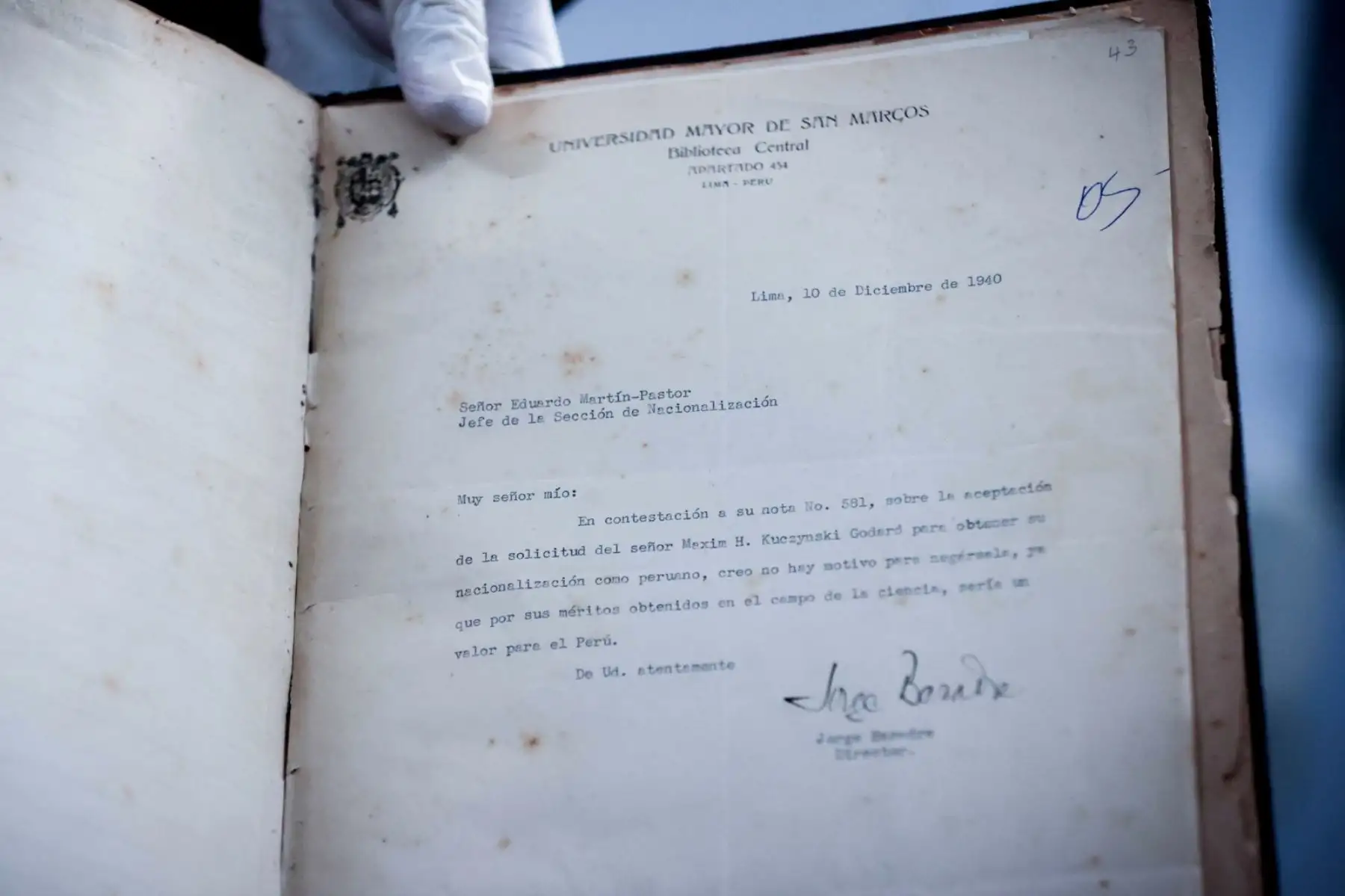 El Archivo de Migraciones alberga un tesoro histórico compuesto por miles de documentos de nacionalización del siglo pasado de ciudadanos extranjeros que llegaron en embarcaciones para contribuir con el país. Foto: ANDINA: Vidal Tarqui