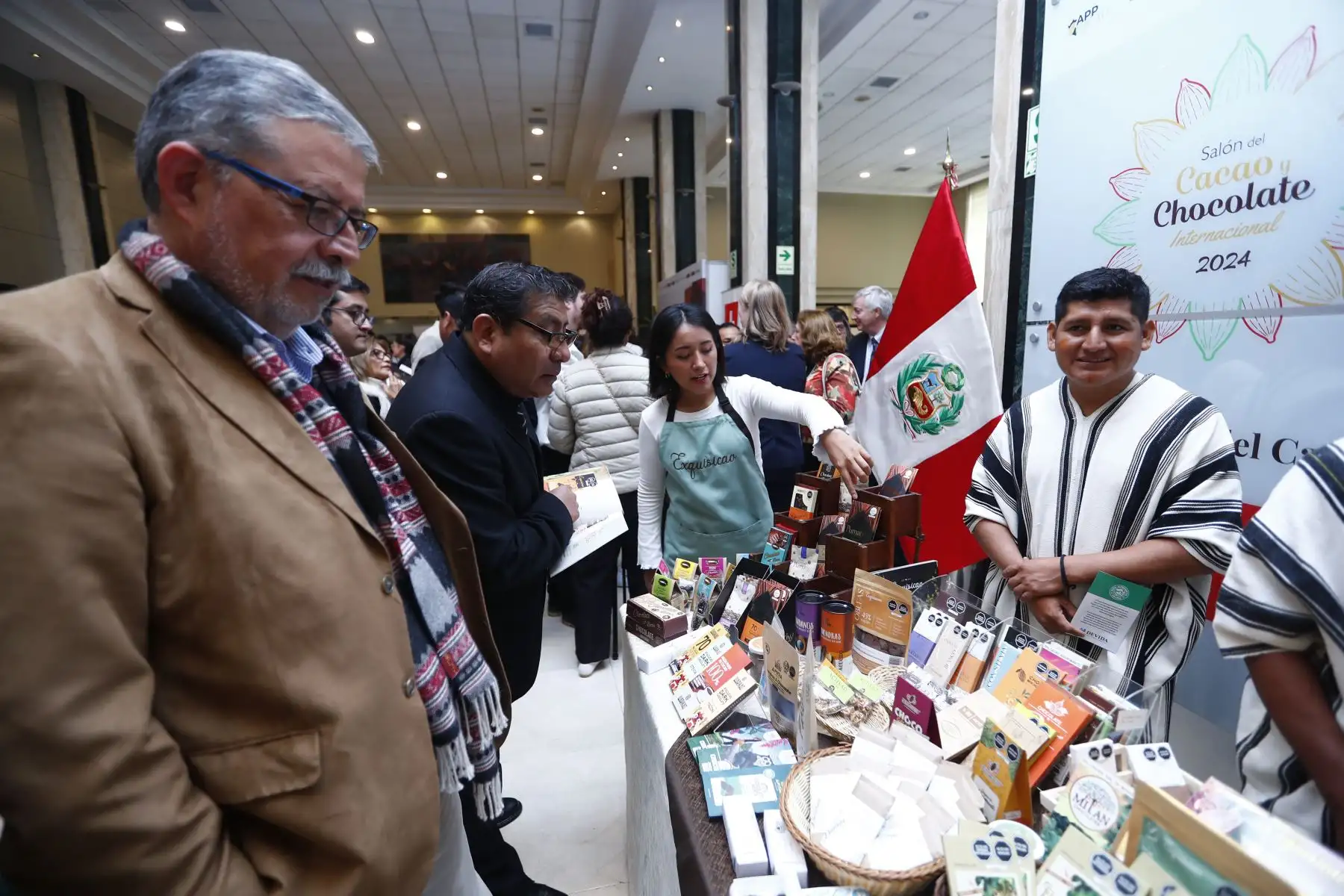 El Salón del Cacao y Chocolate Internacional 2024, que se realizará del 18 al 21 de julio, espera recibir a más de 25 mil visitantes en sus 200 stands de exhibición y venta en el Centro de Convenciones de Lima. Foto: ANDINA/Daniel Bracamonte