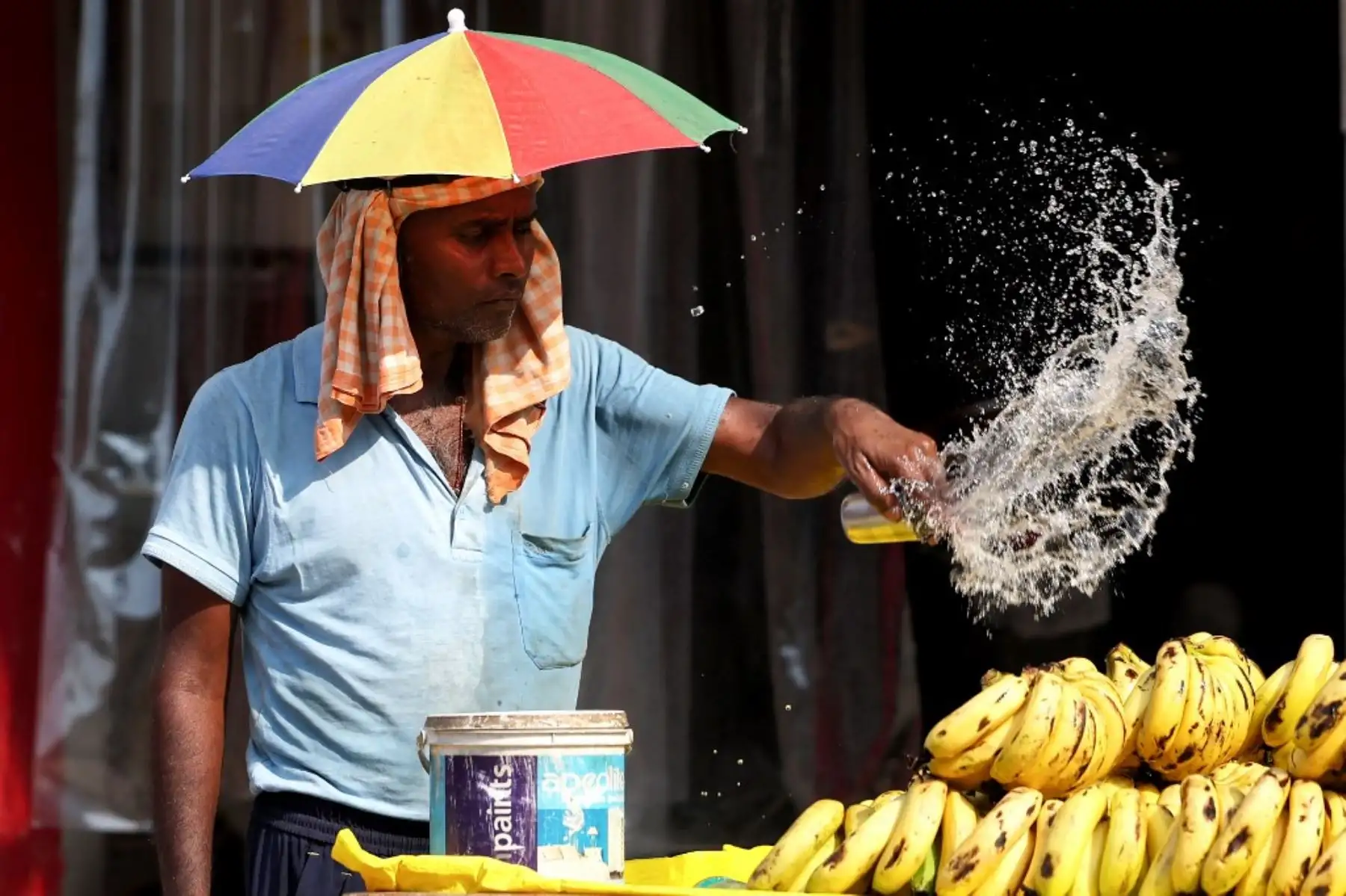 India batió este miércoles su récord nacional de temperatura con 52,3 ºC en la capital, Nueva Delhi, indicó la oficina meteorológica gubernamental. Foto: AFP