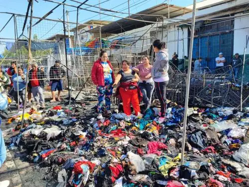 Más de S/ 200,000 en pérdidas deja un incendio registrado esta madrugada y que arrasó con 20 puestos del complejo de mercados de la ciudad de Piura.