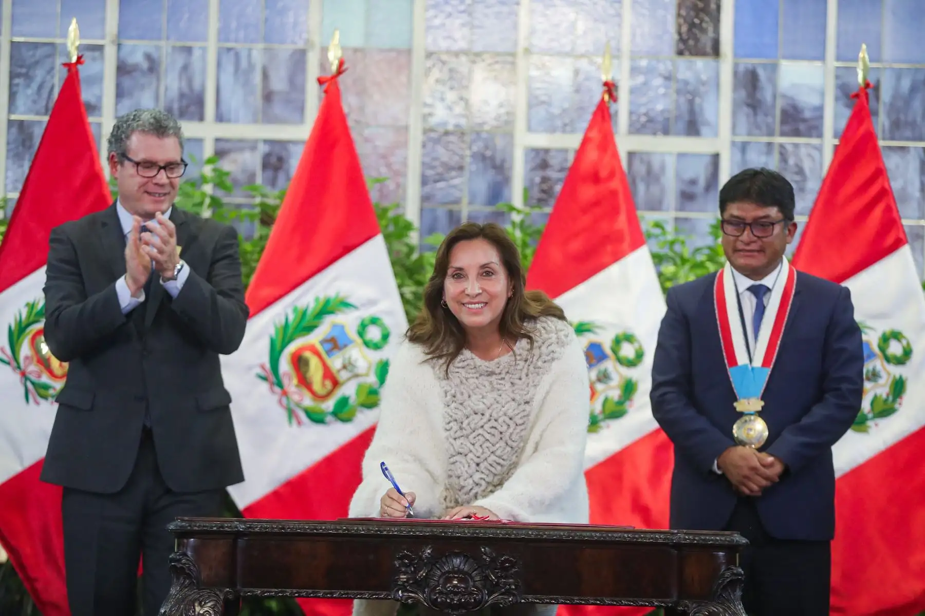 Presidenta Dina Boluarte participa en la promulgación de la Ley que declara de interés Nacional la Creación de la Universidad Nacional Fronteriza Autónoma de Yunguyo.
Foto: ANDINA/Prensa Presidencia