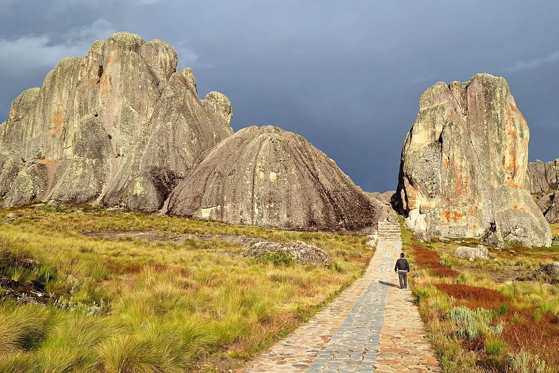 Gran Shamana, un destino turístico que se compone de un bosque de piedras y de un sitio arqueológico que data de hace más de 3,000 años, declarado en el 2006 como Patrimonio Cultural de la Nación.
Foto: cortesía Luis Puell Gran Shamana, un destino turístico que se compone de un bosque de piedras y de un sitio arqueológico que data de hace más de 3,000 años, declarado en el 2006 como Patrimonio Cultural de la Nación.
Foto: cortesía Luis Puell