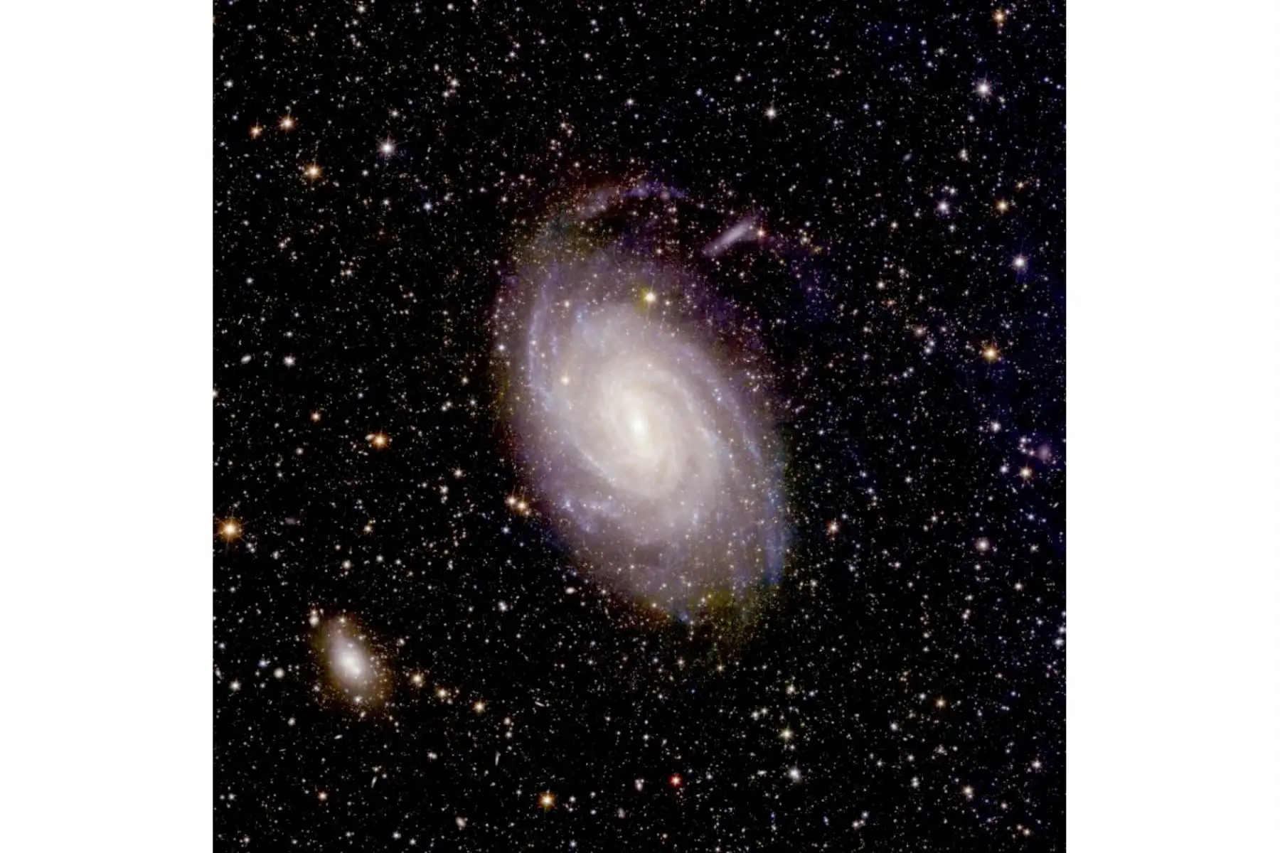 En esta imagen Euclid muestra NGC 6744, un arquetipo del tipo de galaxia que actualmente forma la mayoría de las estrellas del universo local. El gran campo de visión de Euclid cubre toda la galaxia y capta no solo la estructura espiral a gran escala, sino también exquisitos detalles a pequeñas escalas espaciales. Foto: ANDINA/Agencia Espacial Europea