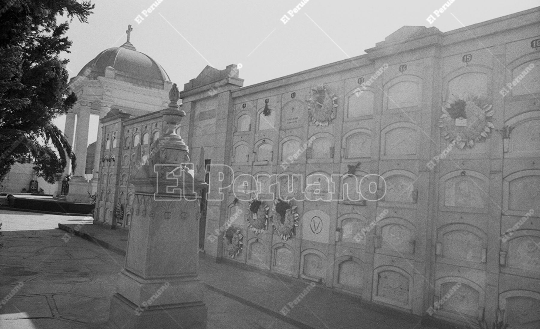 Lima - 9 julio 1975 / El cementerio Presbítero Matías Maestro, considerado el más antiguo de Sudamérica. Alberga tumbas, criptas, mausoleos y allí yacen los restos de algunos de los personajes mas importantes en la historia del Peru Foto. Archivo Histórico El Peruano