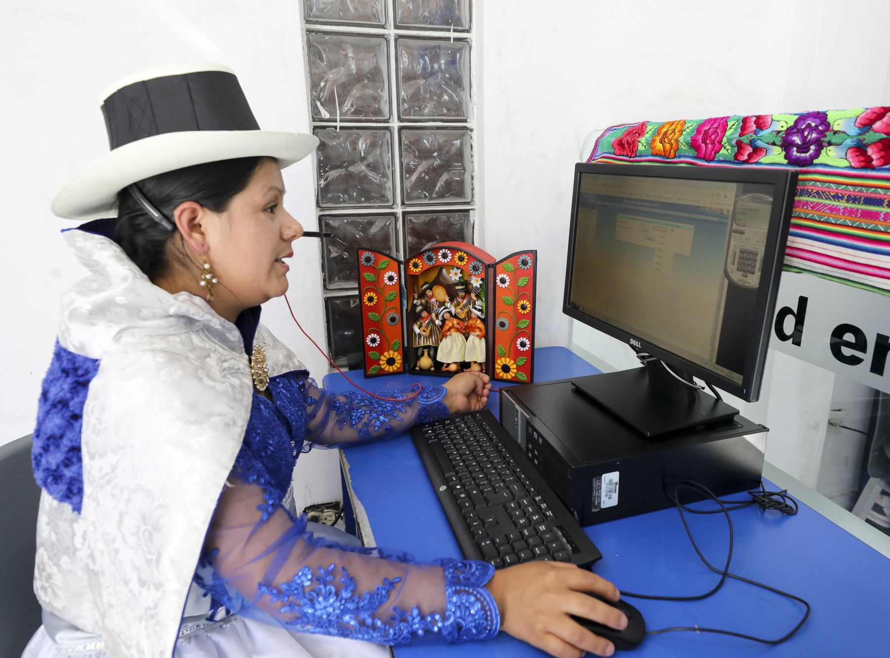 Asegurados quechuahablantes de la región Ayacucho se benefician con el incremento de la atención en ese idioma en los establecimientos de EsSalud. ANDINA/Difusión