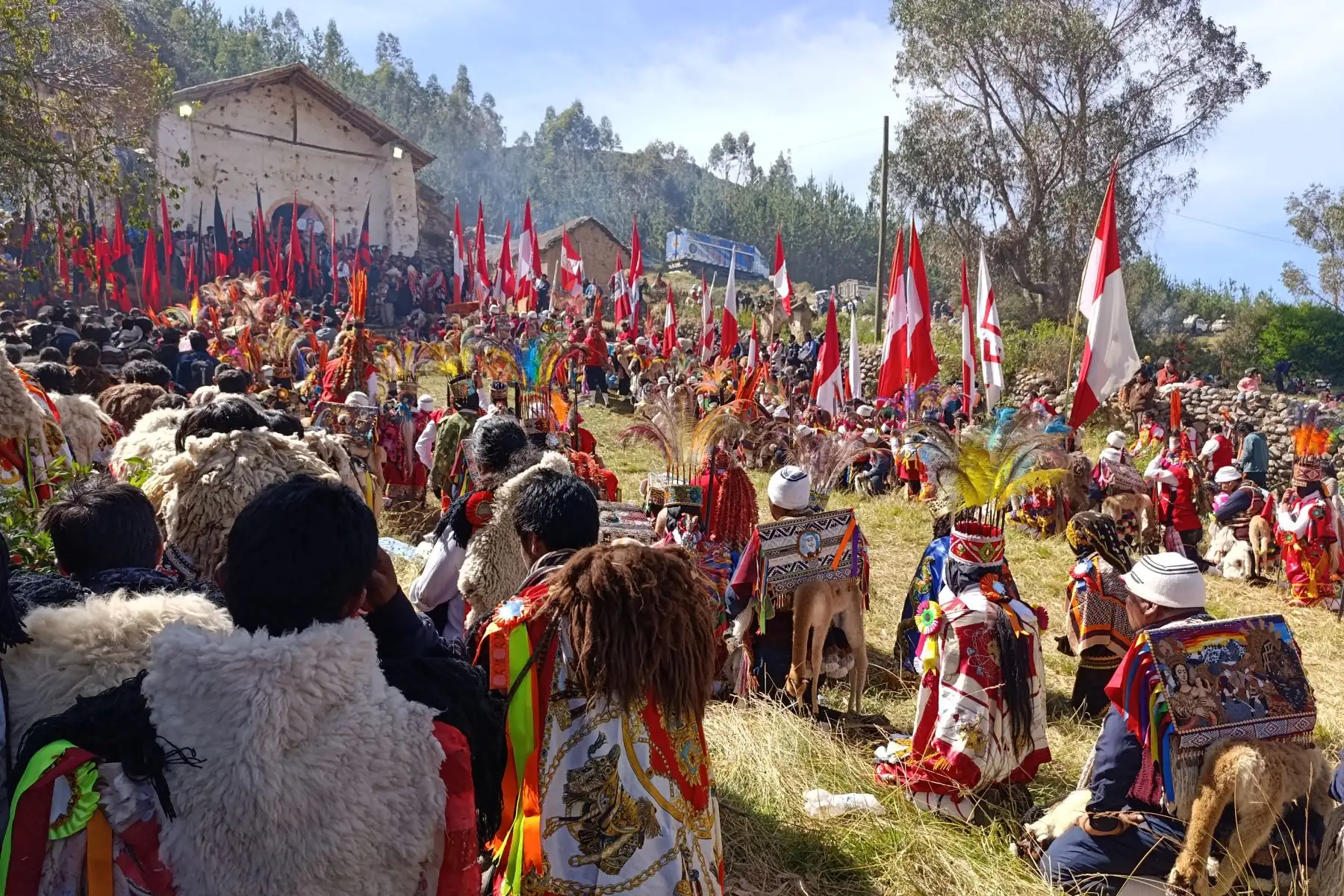 La sagrada imagen  del señor de Qoyllorritti  en una roca está a casi 5 mil metros sobre el nivel del mar, en el paraje del Sinak’ara, al pie del nevado Kolkepunku, distrito de Ocongate, provincia de Quispicanchi. ANDINA/Difusión