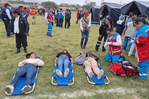 El martes 5 de noviembre se realizará, a las 8 de la noche, el tercer Simulacro Nacional Multipeligro del presente año, a fin de fortalecer las capacidades de preparación y respuesta de las instituciones y la población en general ante probables escenarios de peligro de origen natural o inducidos por la acción humana.