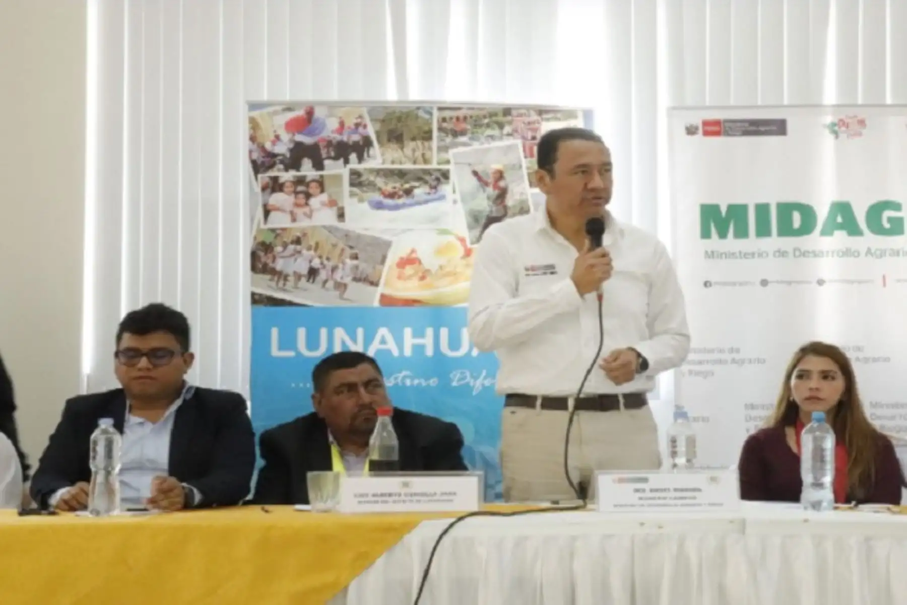 El titular del Midagri, en trabajo articulado con las autoridades, técnicos y representantes de la sociedad civil busca realizar en la región Lima tres proyectos de mediana envergadura como la irrigación de Cañete, Huaura y Barranca.