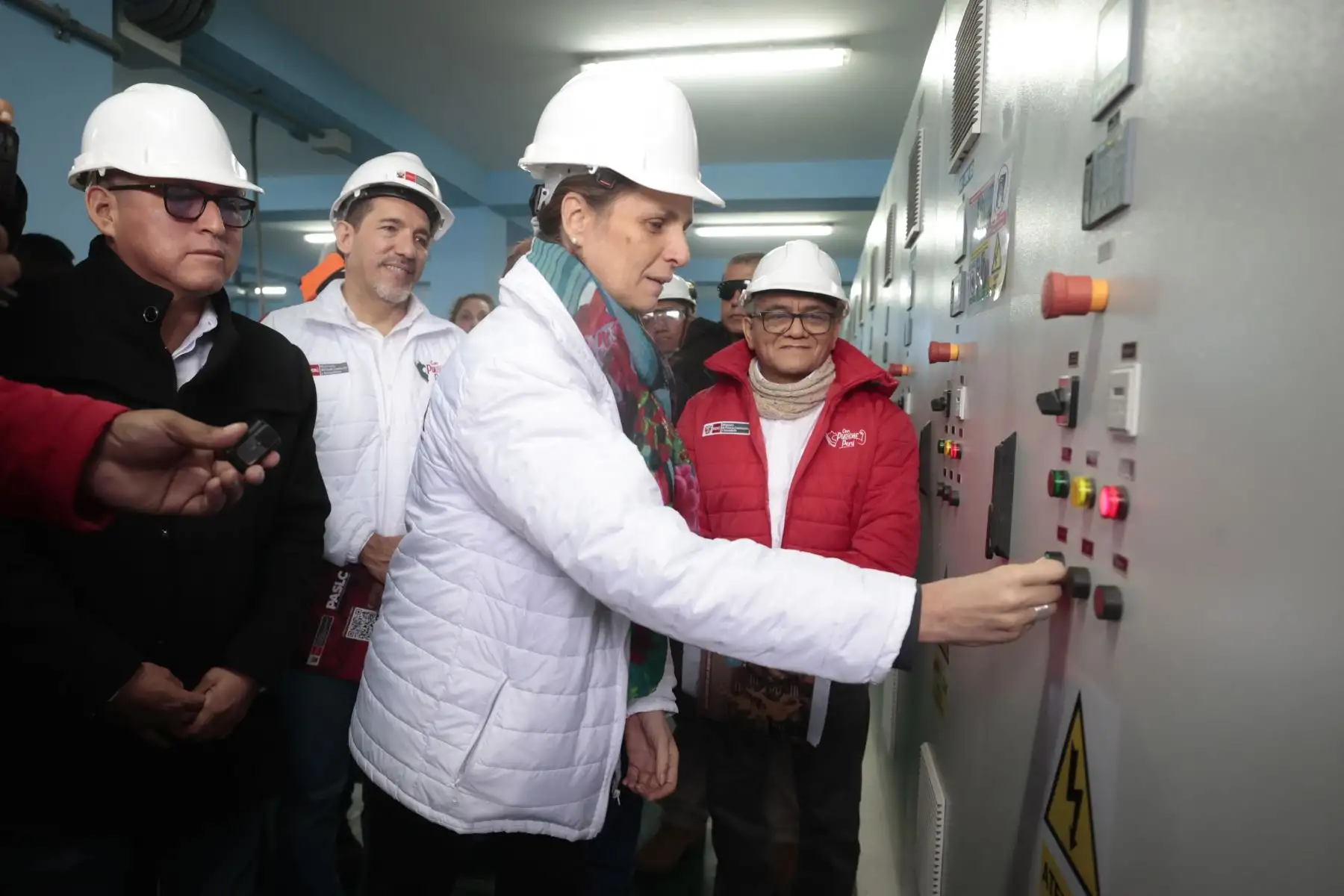 Hania Pérez de Cuéllar, ministra de Vivienda, Construcción y Saneamiento, inaugura las obras de agua potable y alcantarillado en la localidad de Jicamarca. Foto: ANDINA/ Vidal Tarqui