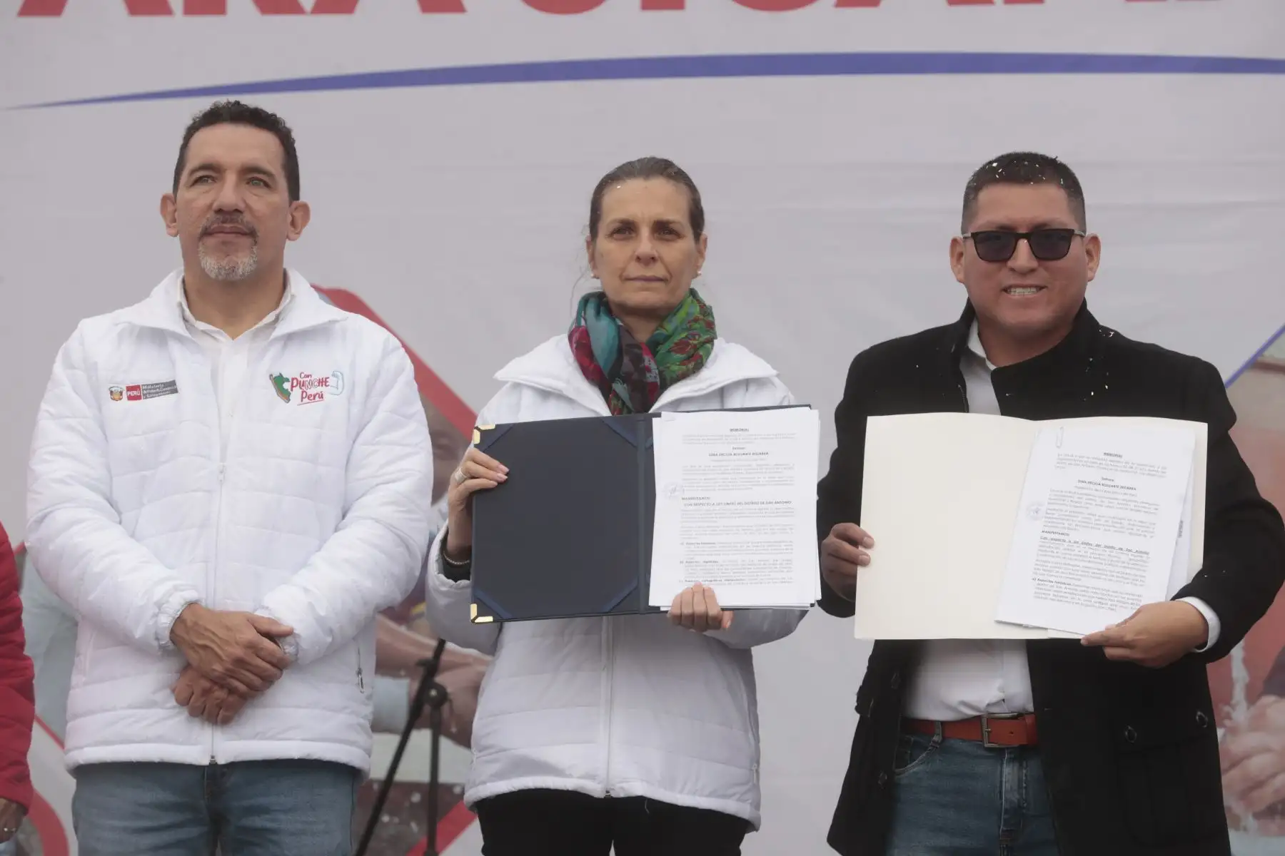 Hania Pérez de Cuéllar, ministra de Vivienda, Construcción y Saneamiento, inaugura las obras de agua potable y alcantarillado en la localidad de Jicamarca. Foto: ANDINA/ Vidal Tarqui