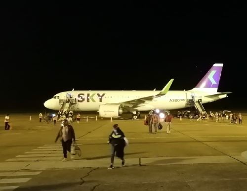 Un total de tres vuelos internacional, con 367 pasajeros a bordo, aterrizaron anoche en el aeropuerto de Iquitos debido a la suspensión de vuelos en el aeropuerto Jorge Chávez de Lima.