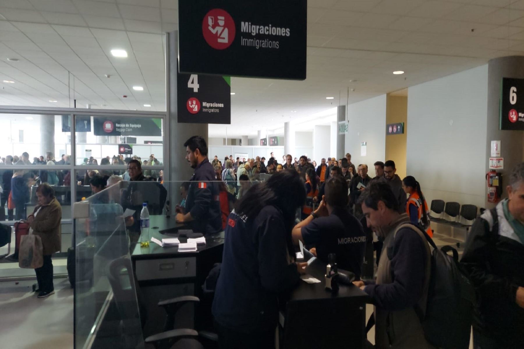 Migraciones: inspectores realizan control migratorio a vuelos desviados a Pisco