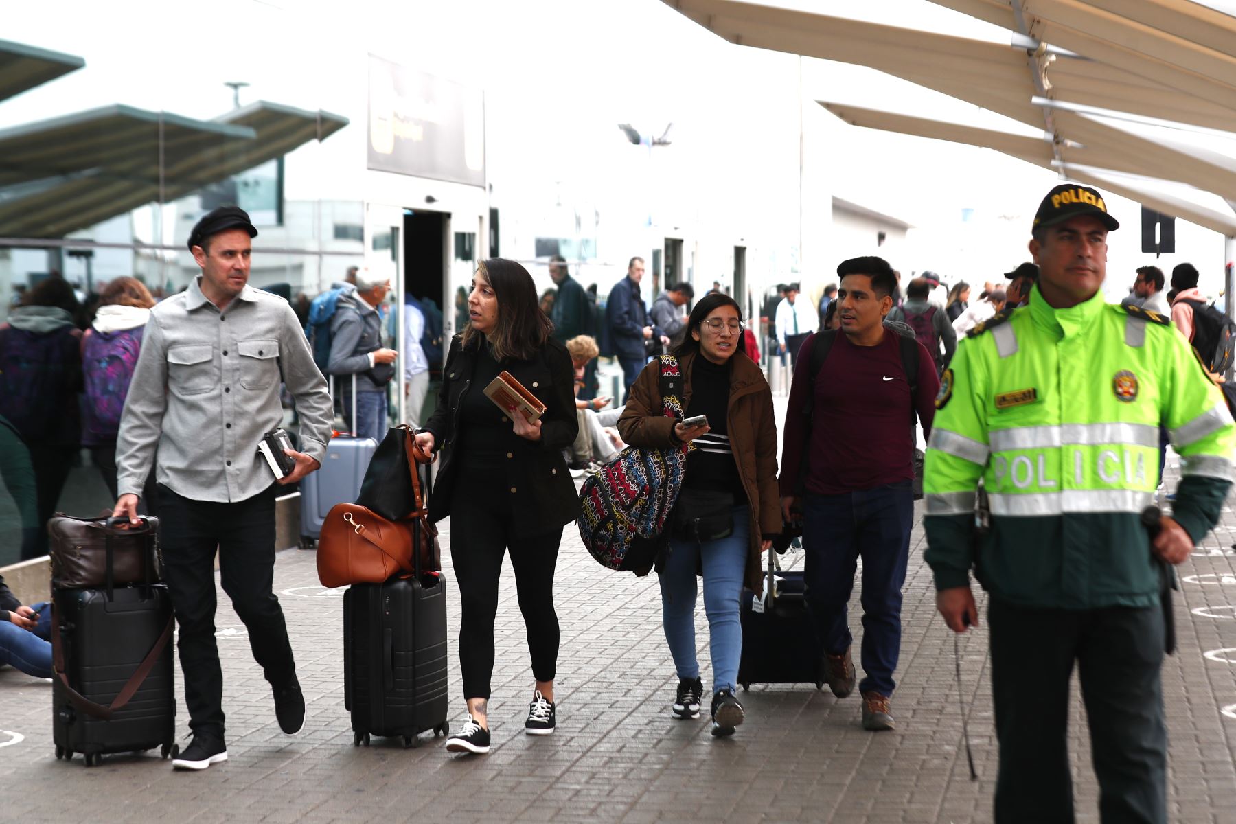 La Superintendencia Nacional de Migraciones hizo este anuncio durante reunión con representantes de las aerolíneas y los gremios del sector aeroportuario también se informó sobre el uso de las e-gatesFoto: ANDINA/Daniel Bracamonte