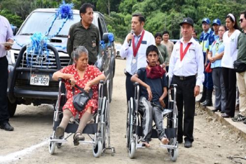 El jefe del Sernanp anunció la próxima entrega de tres sillas de ruedas en las comunidades nativas de Diamante y Shintuya, en Madre de Dios.