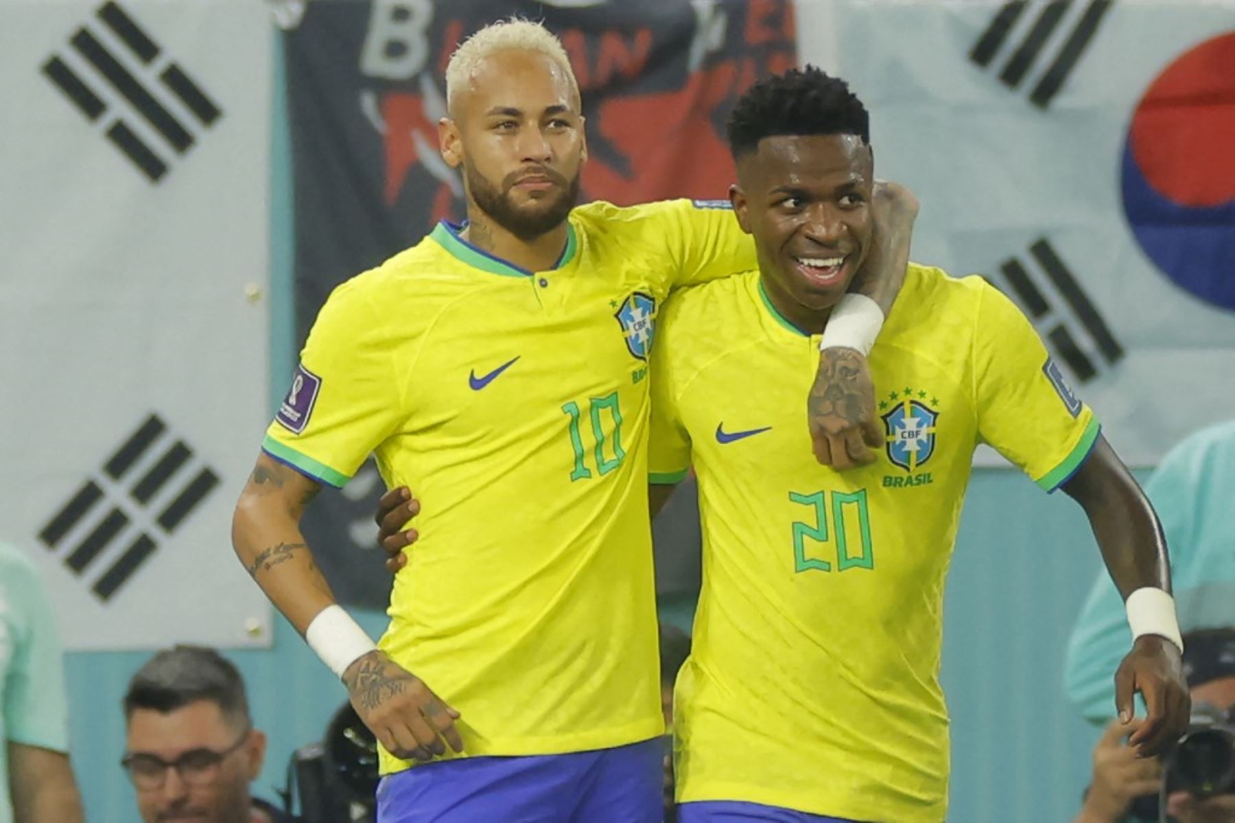 Neymar aparece junto a Vinicius Junior