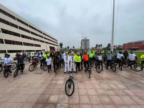 Los participantes de la travesía llegaron hasta la Escuela Naval
