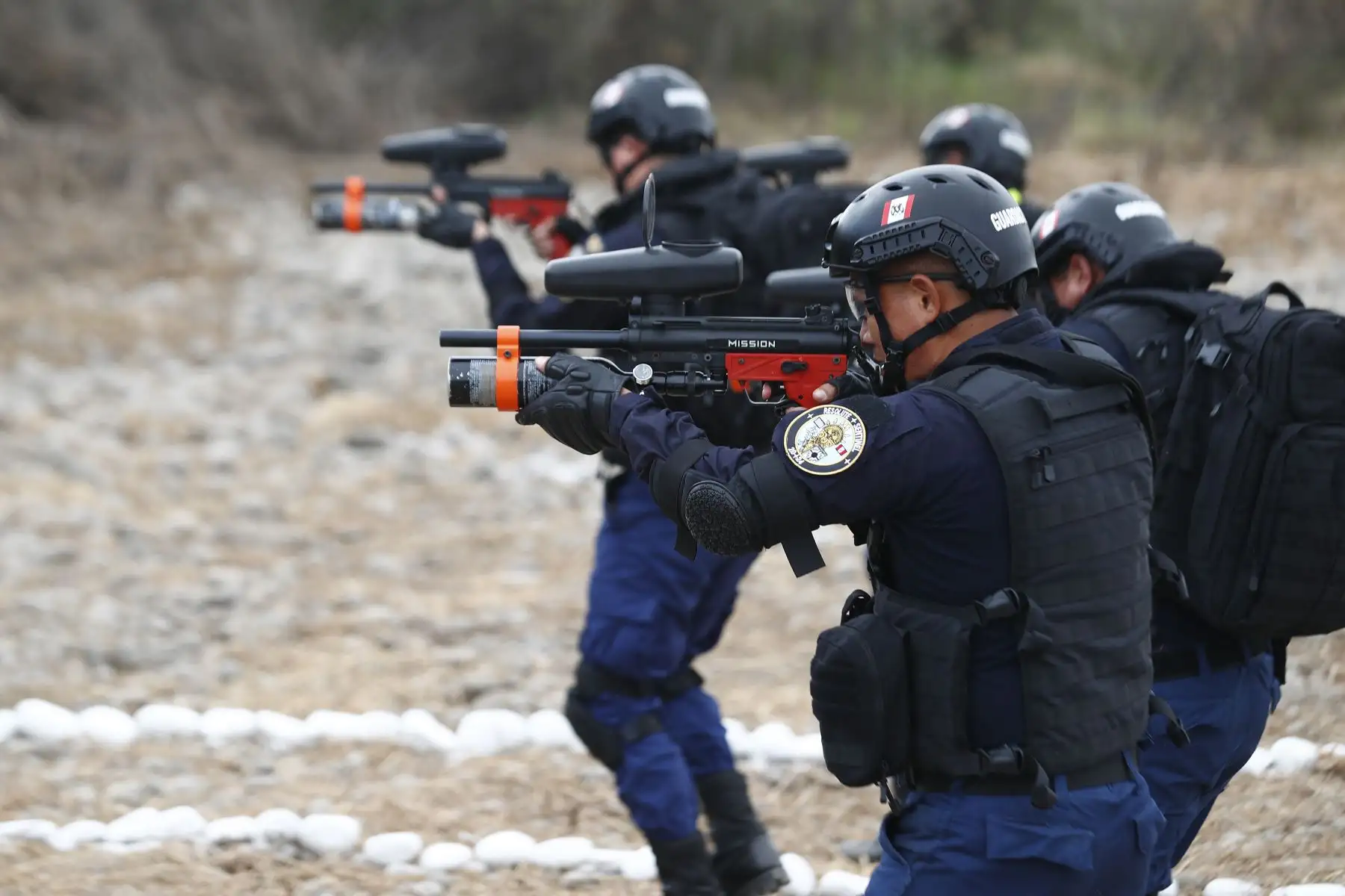 Personal de la Marina de Guerra del Perú realiza entrenamientos en la Base Naval del Callao con el equipo logístico usado en las intervenciones marítimas de Operaciones Guardacostas, bajo la supervisión de marines de los Estados Unidos de América. Foto: ANDINA/Daniel Bracamonte