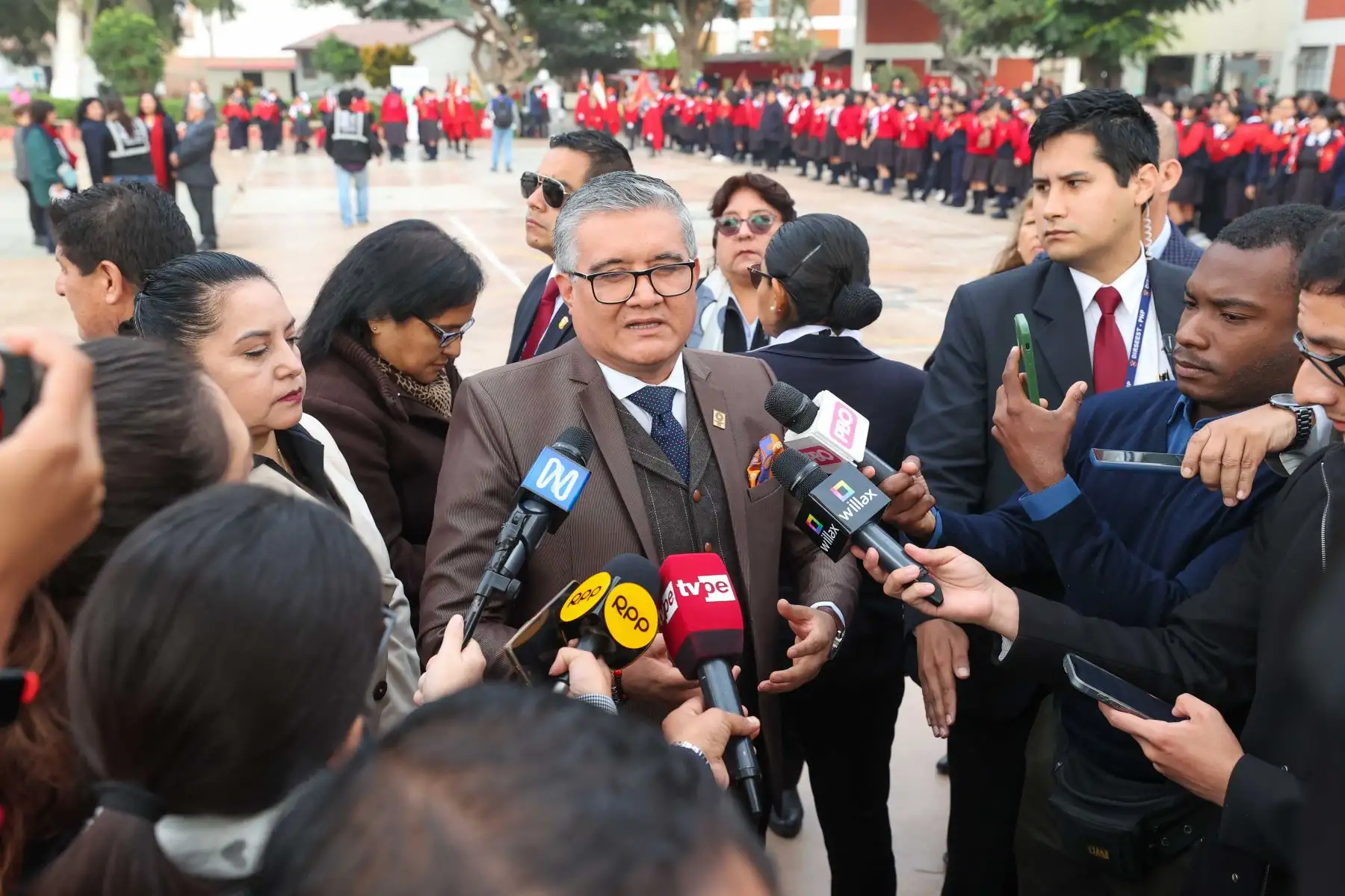 Ministro del Ambiente exhortó a la Municipalidad Metropolitana de Lima que tome medidas urgentes en relación al recojo de basura en calles del Centro de la capital. Foto: ANDINA/Juan Carlos Guzmán.