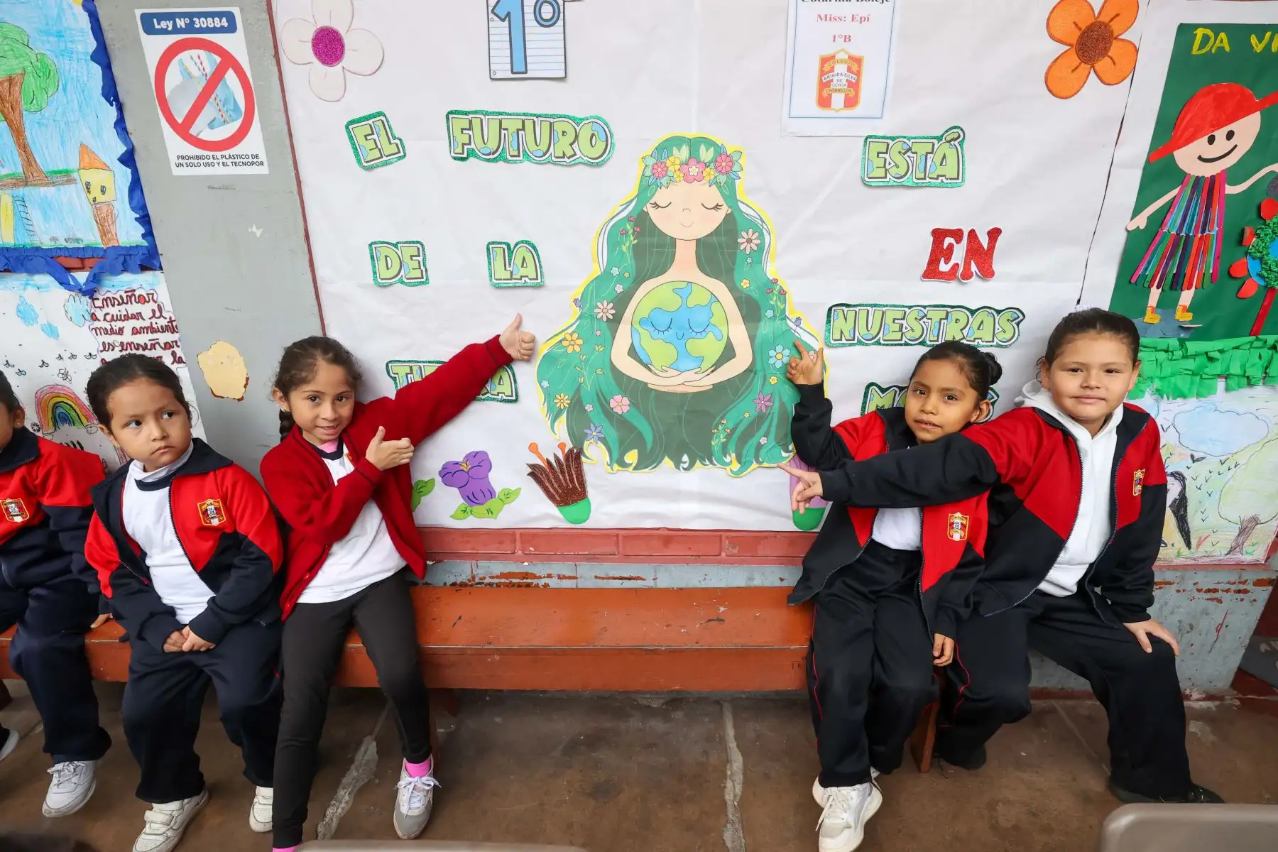 Estas acciones forman parte de sus planes de trabajo en la gestión pedagógica e institucional, en coordinación con el gobierno local, en concordancia con lo establecido en el Programa Municipal EDUCCA
que impulsa el Minam a nivel nacional. . Foto: ANDINA/ Juan Carlos Guzmán
