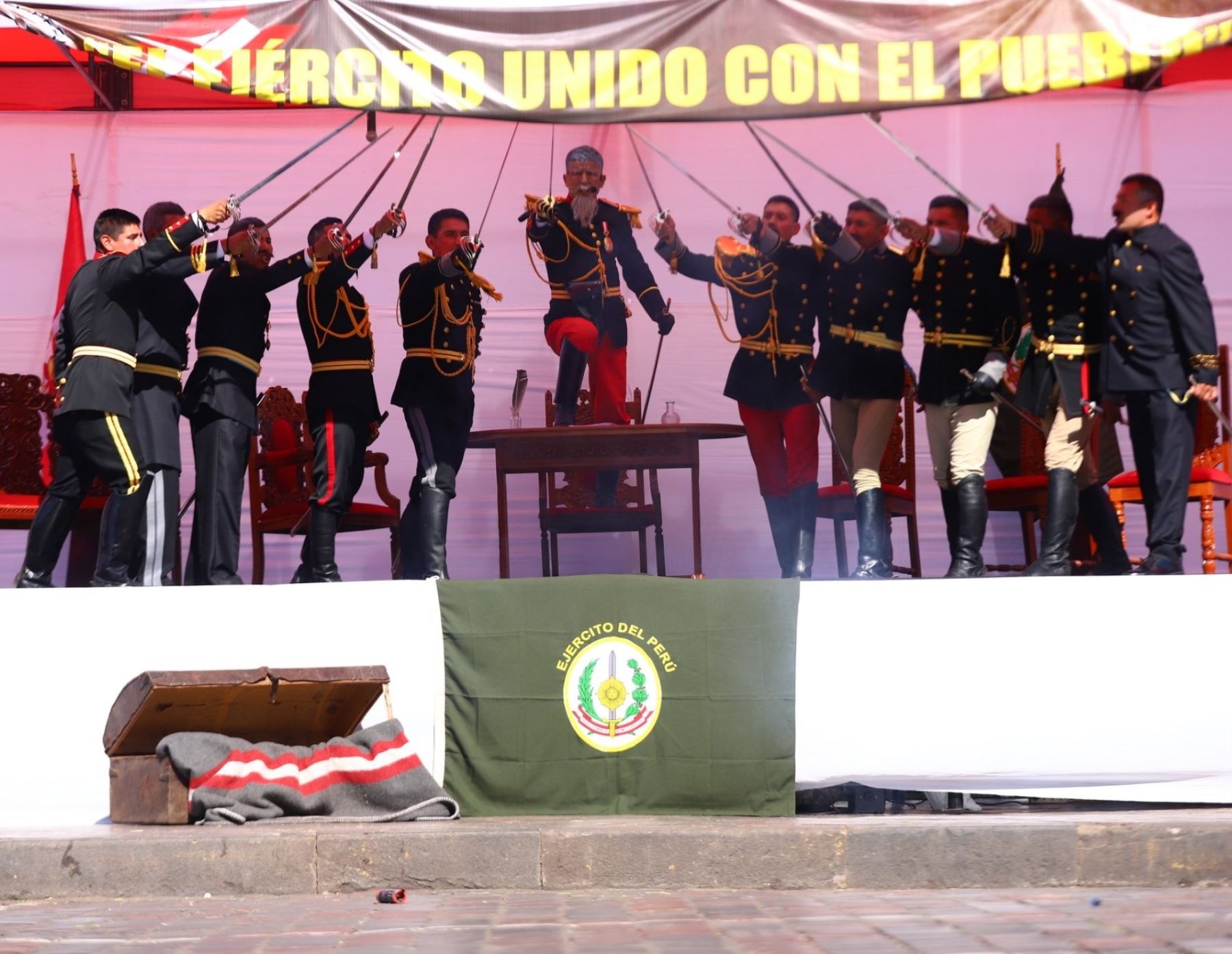 Soldados del Ejército del Perú escenificarán en la plaza de Armas de Cusco la respuesta histórica de Francisco Bolognesi al ejército chileno antes de la Batalla de Arica.