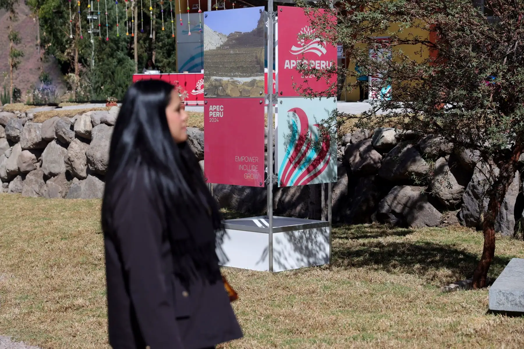 Cusco, reúne historia, cultura viva, modernidad y aventura con una mística que envuelve desde la Plaza de Armas cusqueña hasta los lugares más alejados de ella, con importantes atractivos turísticos, como el Valle Sagrado de los Incas Urubamba. Foto: ANDINA/Melina Mejía