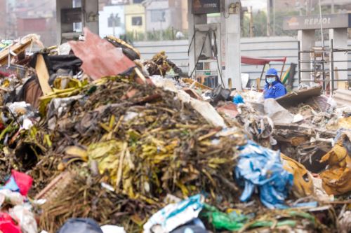 Ponen en marcha operativo de limpieza articulado entre las municipalidades de Lima, La Victoria y El Agustino