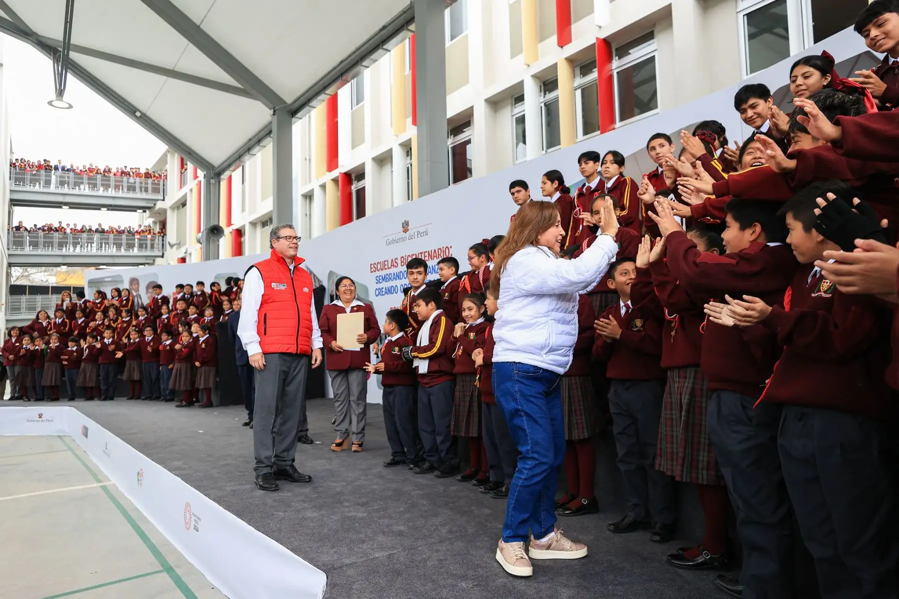 La Presidenta de la República, Dina Boluarte Zegarra, inaugura la sexta Escuela Bicentenario, I.E. 6094 Santa Rosa, que atenderá a más de 2,000 alumnos de primaria y secundaria.
Foto: ANDINA/Prensa Presidencia