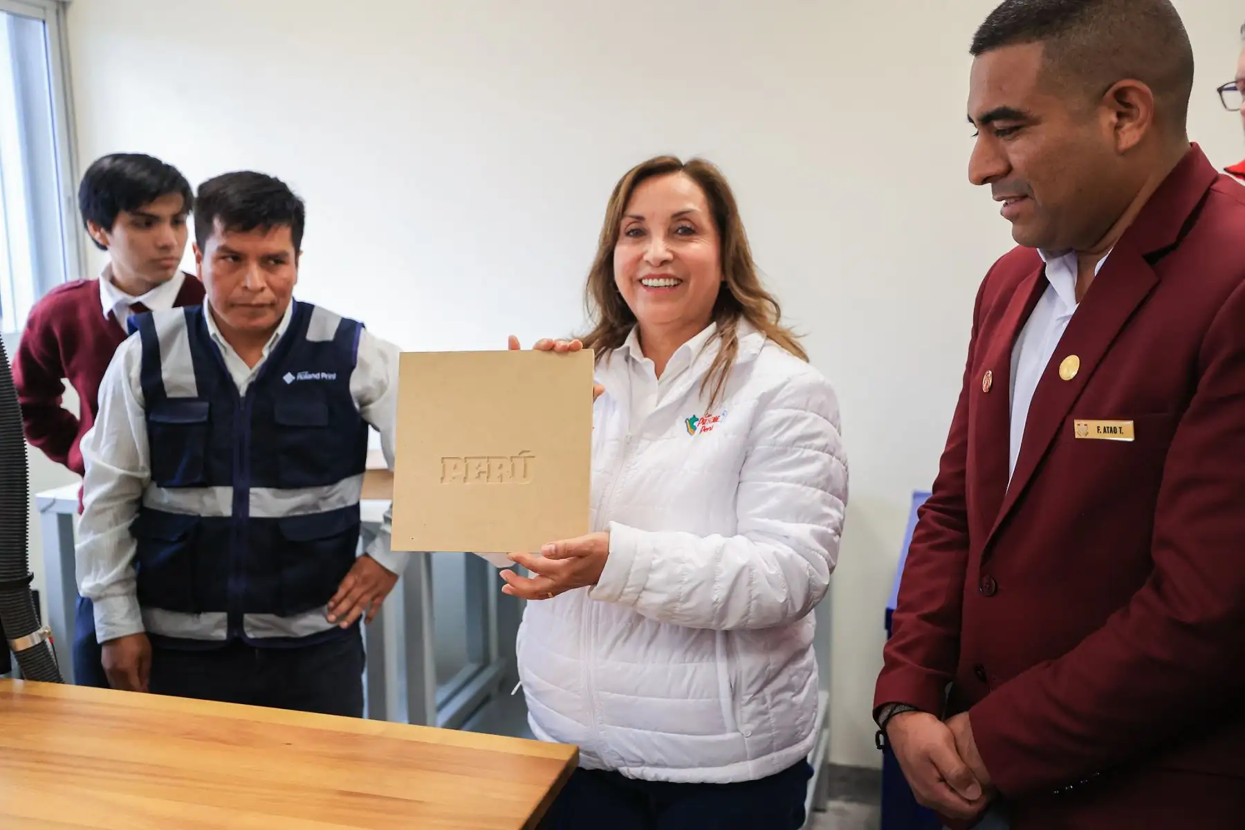 La Presidenta de la República, Dina Boluarte Zegarra, inaugura la sexta Escuela Bicentenario, I.E. 6094 Santa Rosa, que atenderá a más de 2,000 alumnos de primaria y secundaria.
Foto: ANDINA/Prensa Presidencia