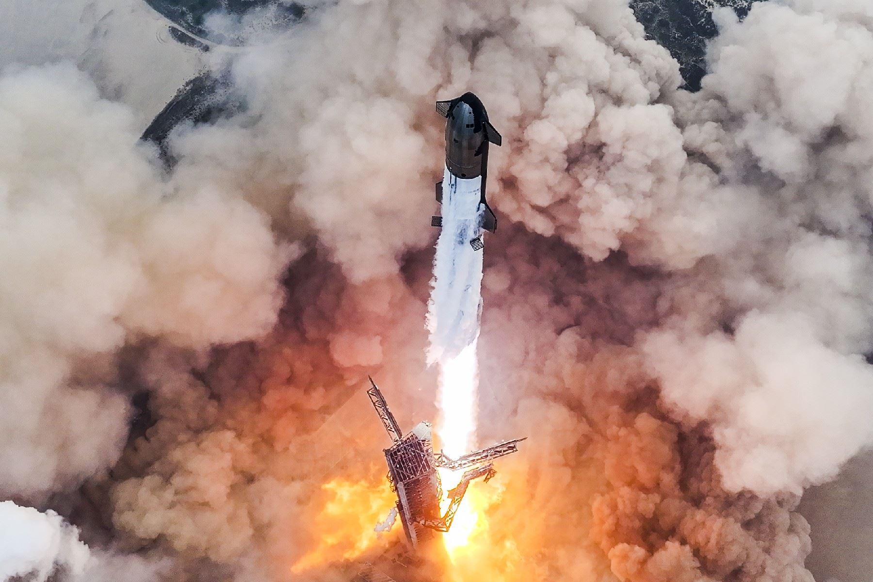 El despegue de este cuarto vuelo de prueba de Starship tuvo lugar a las 7H50 (hora peruana) desde la base espacial Starbase de SpaceX en Boca Chica, en el extremo sur de Texas (Estados Unidos). Foto: SpaceX
