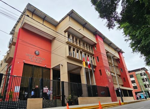 Un asistente judicial de la Corte Superior de Piura fue condenado a tres años de pena privativa de la libertad suspendida al haber sido hallado responsable del delito de tráfico de influencias.