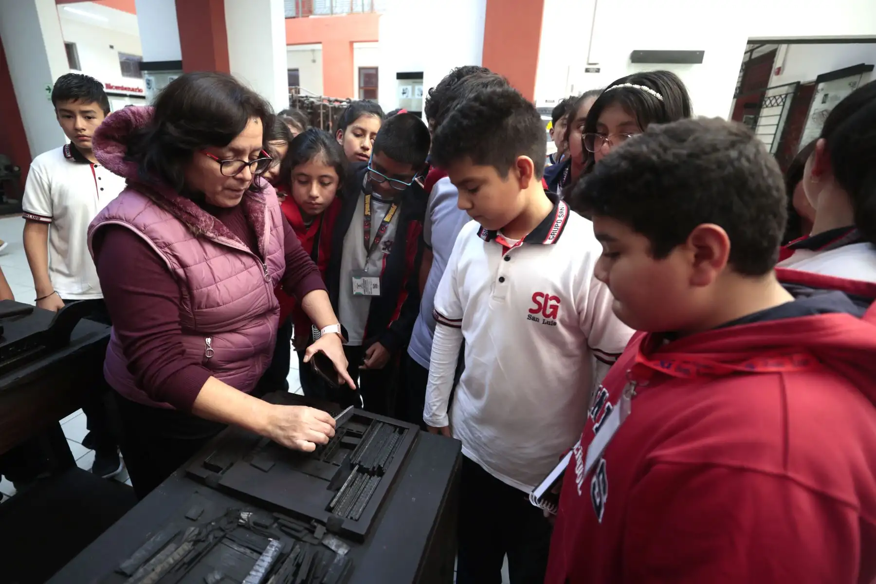 Estudiantes del Grupo Educativo San Luis Gonzaga de San Martín de Porres visitaron la Agencia Andina y el Diario El Peruano. Foto: ANDINA/Vidal Tarqui