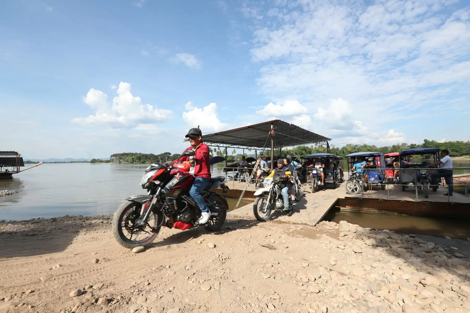 Asimismo, se suscribió un convenio de cooperación con la Organización Internacional para las Migraciones - OIM, quien se encargará de realizar los procedimientos de selección del ejecutor y supervisor de esta obra. Foto: ANDINA/Prensa Presicencia