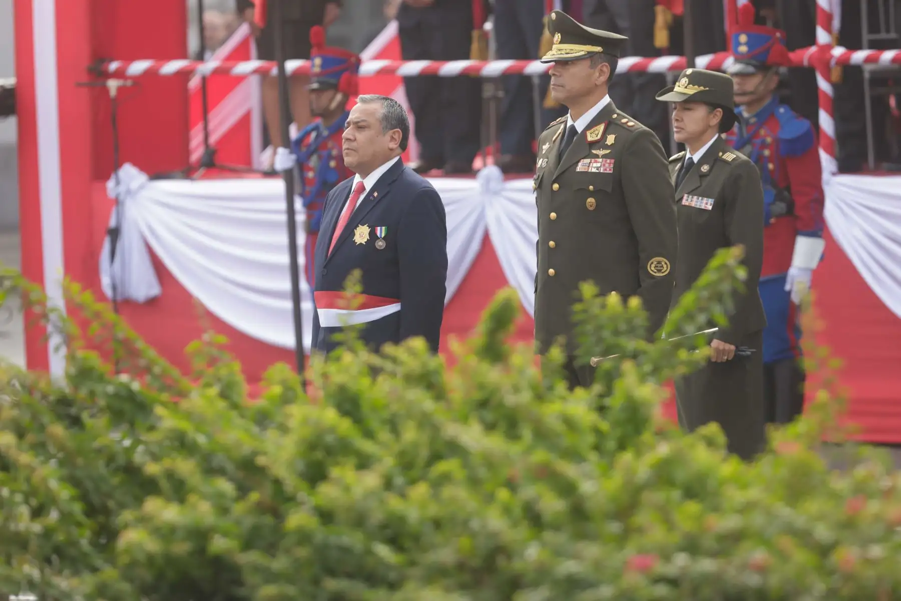 Llegada del presidente del Consejo de Ministros Gustavo Adrianzén a la ceremonía por el día de la bandera en la Plaza Bolognesi.

Foto: ANDINA/Luis Iparraguirre