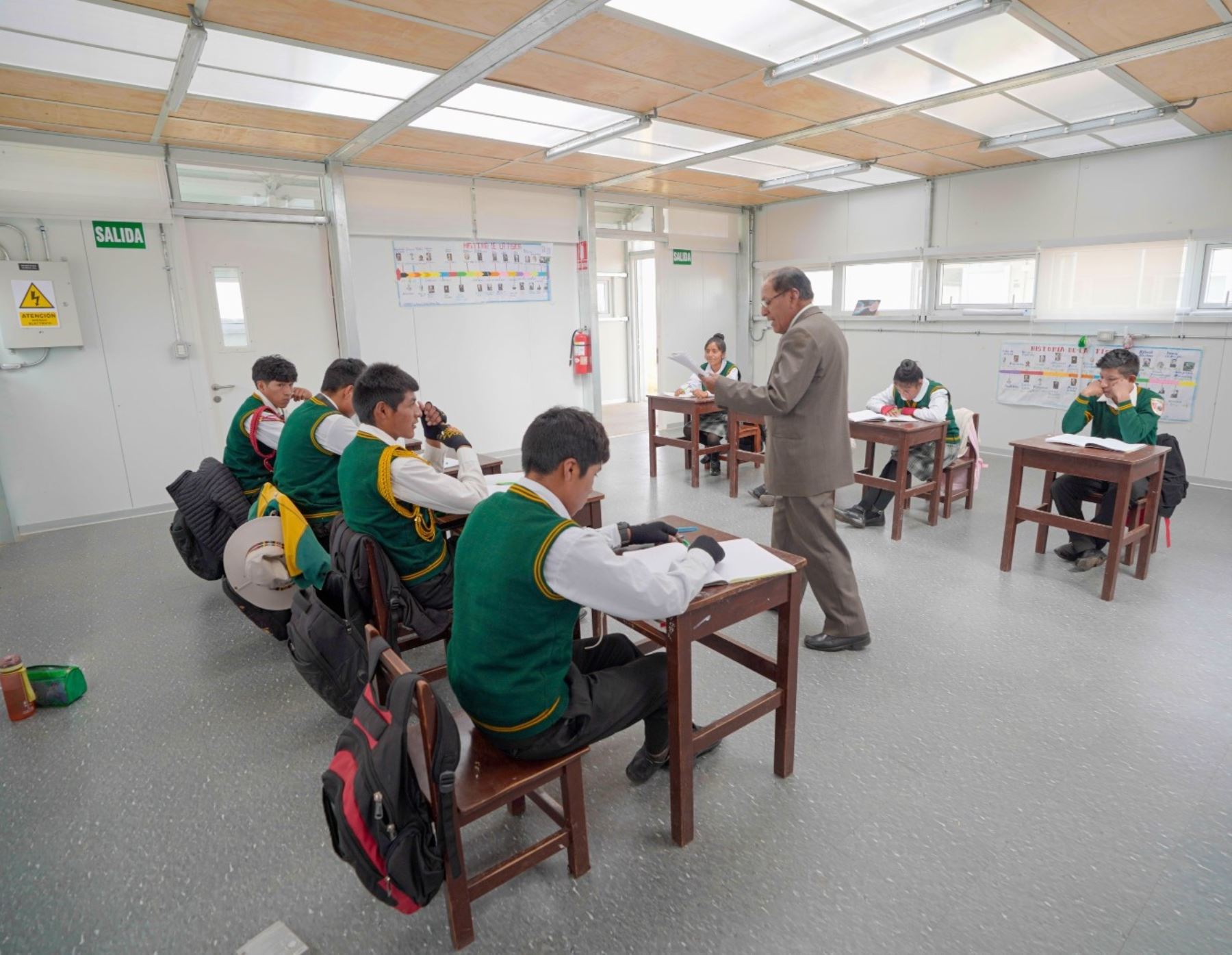 Las aulas tipo heladas del Minedu brindan un ambiente cálido a los estudiantes de las zonas altoandinas de Puno, donde se registran temperaturas extremas y heladas. ANDINA/Difusión